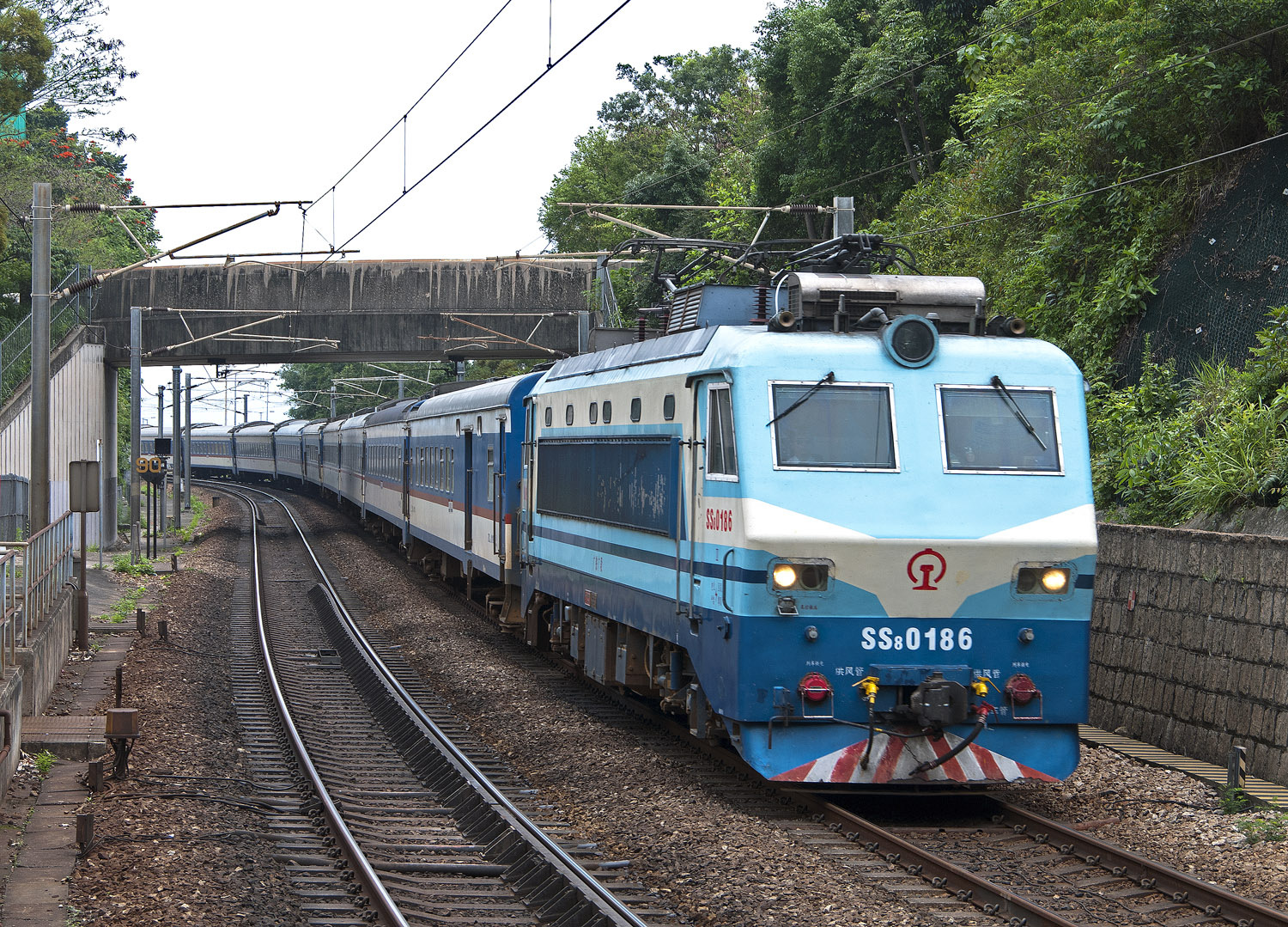 CRRC Zhuzhou SS8 – Foto 9