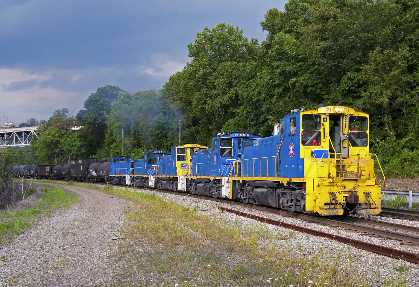 EMD MP15DC – photo 12