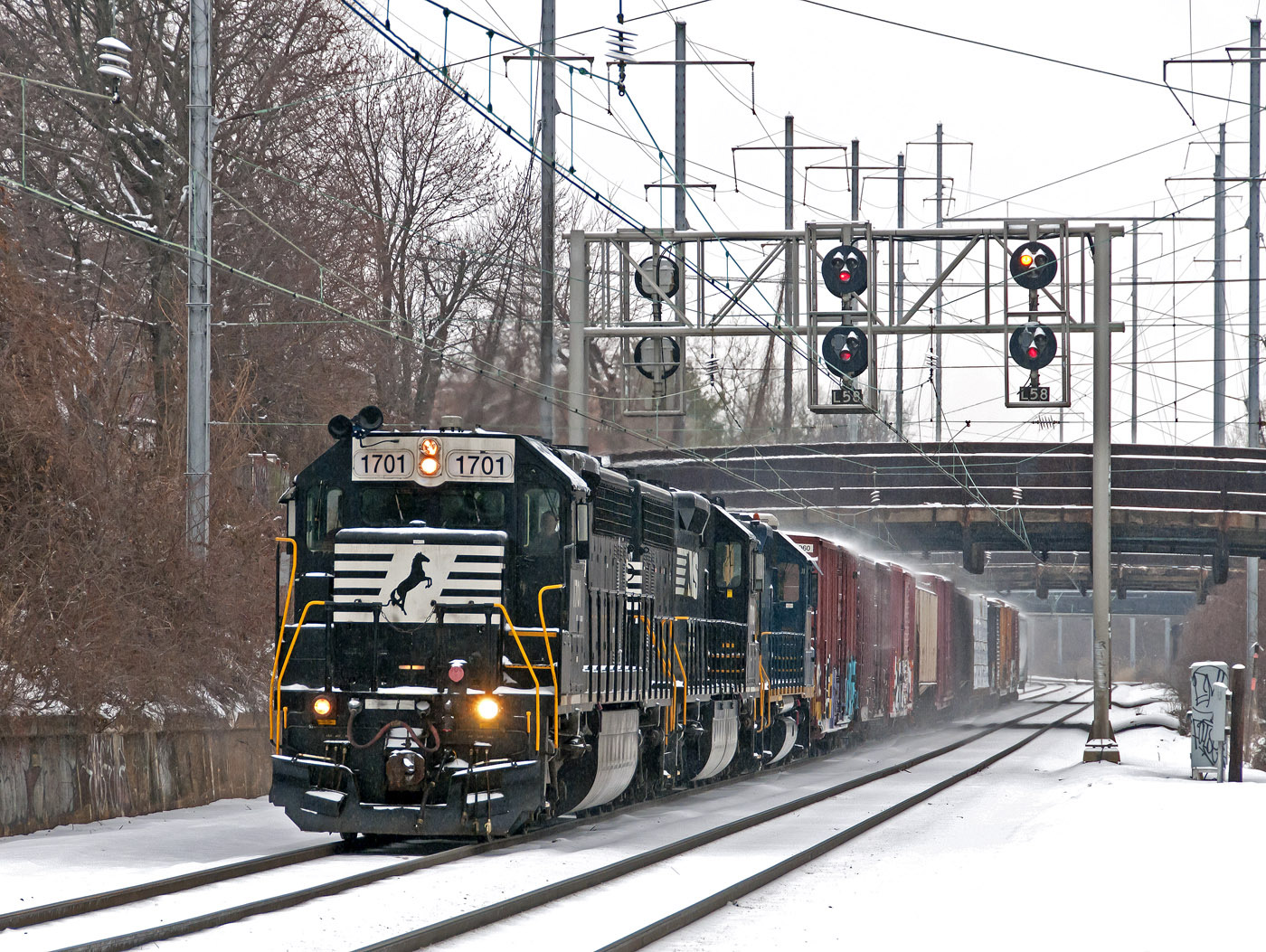 EMD SD45-2 – photo 13