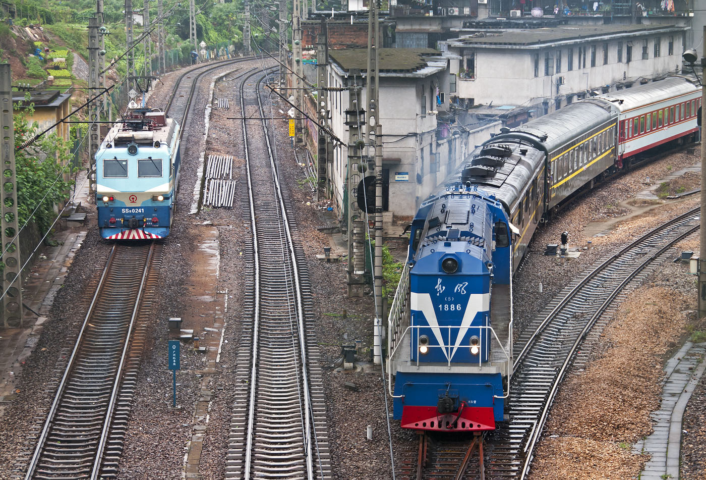 CRRC Qingdao Sifang DF5 – photo 4