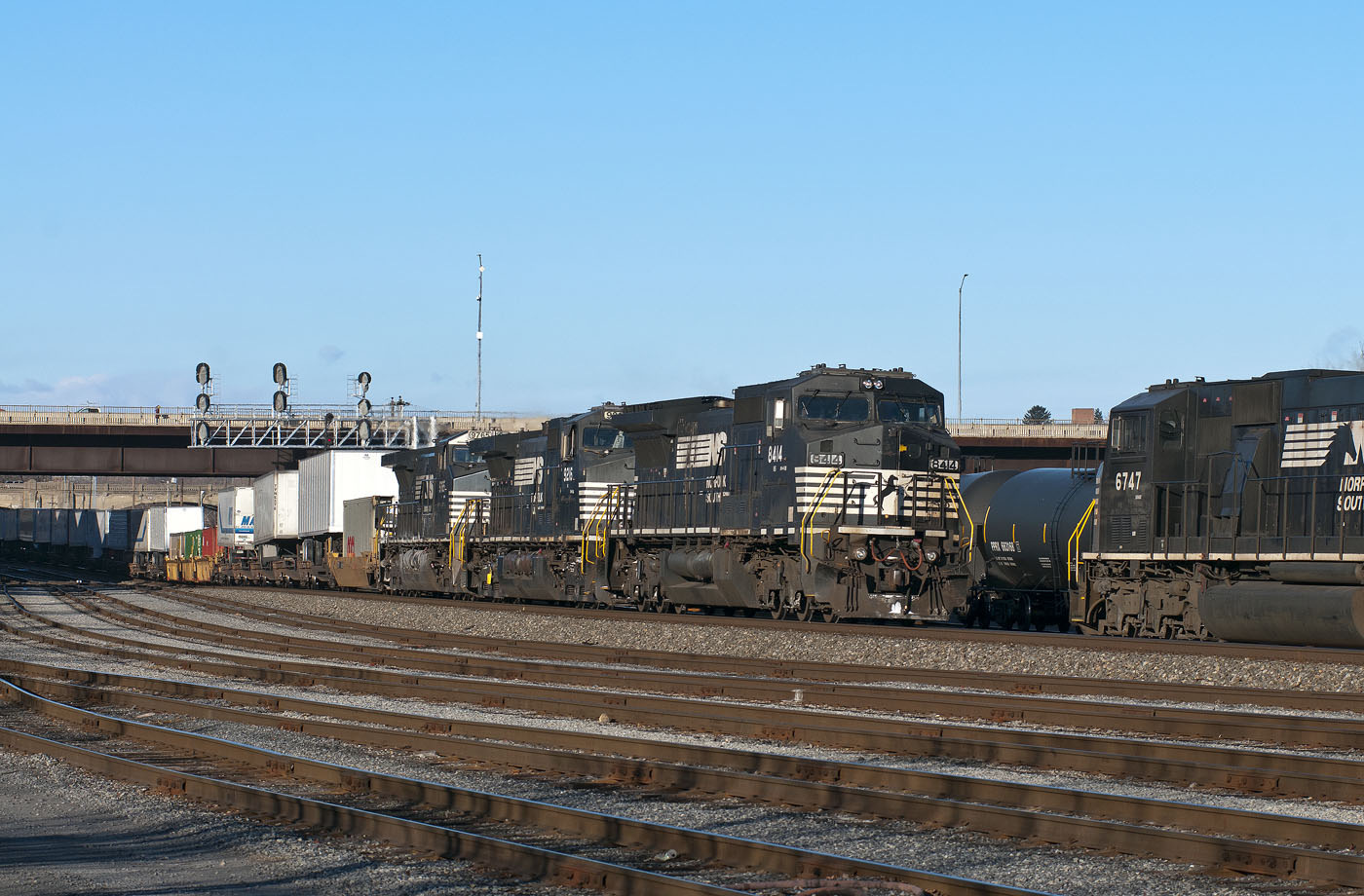GE Dash 8-40CW – photo 14
