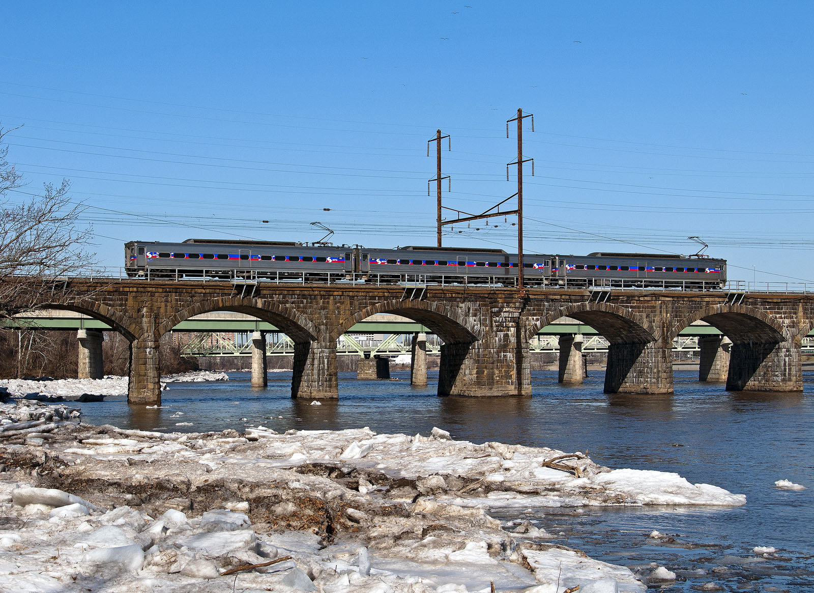 GE Silverliner IV – photo 4