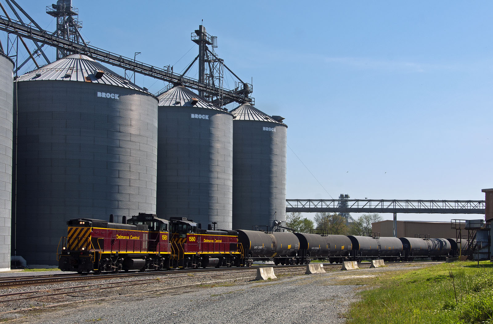 EMD MP15DC – photo 7