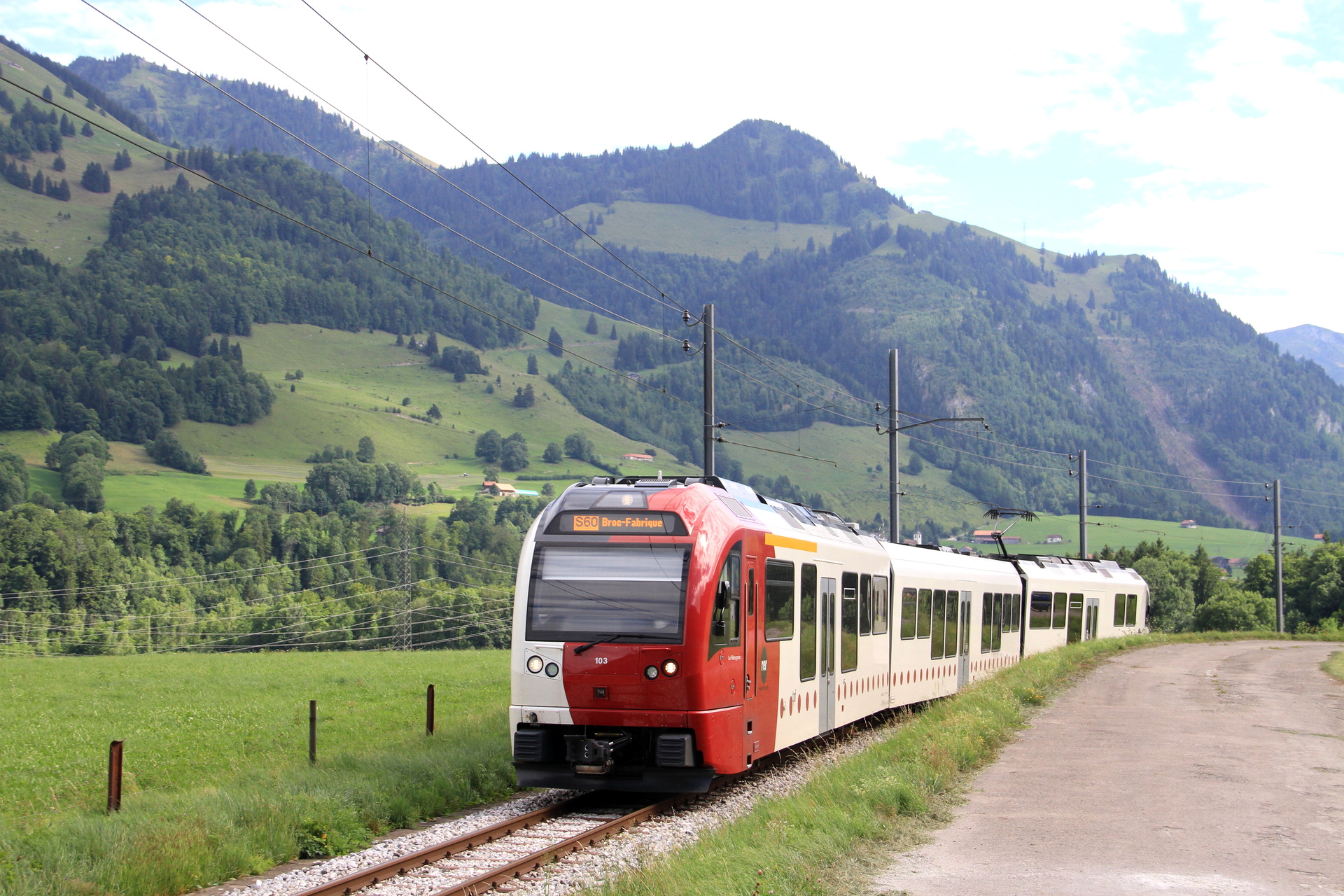 Stadler TPF ABe 2/4+B+Be 2/4 – photo 2