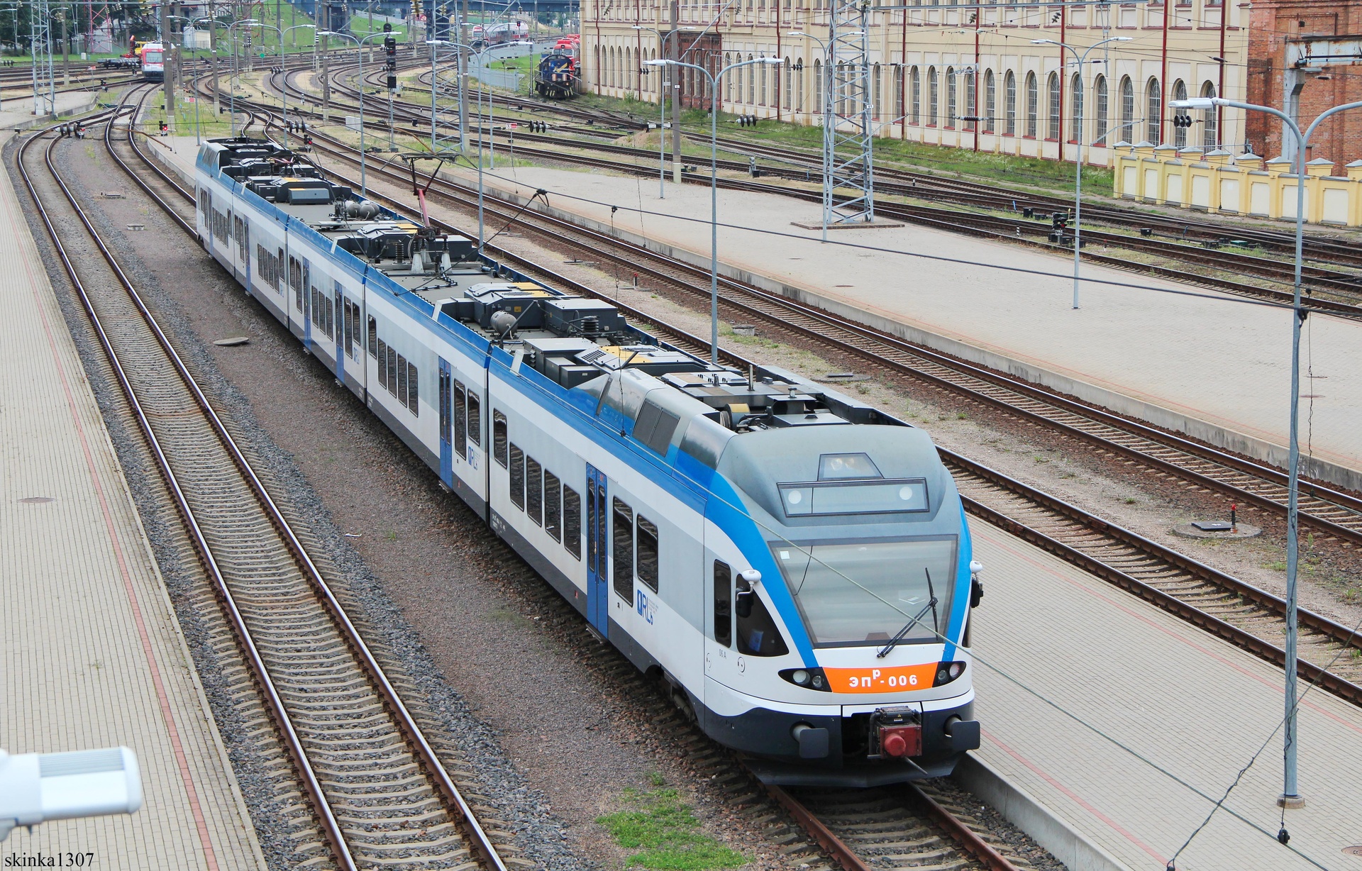 Stadler Flirt 4/10 25kV 1520mm – photo 2
