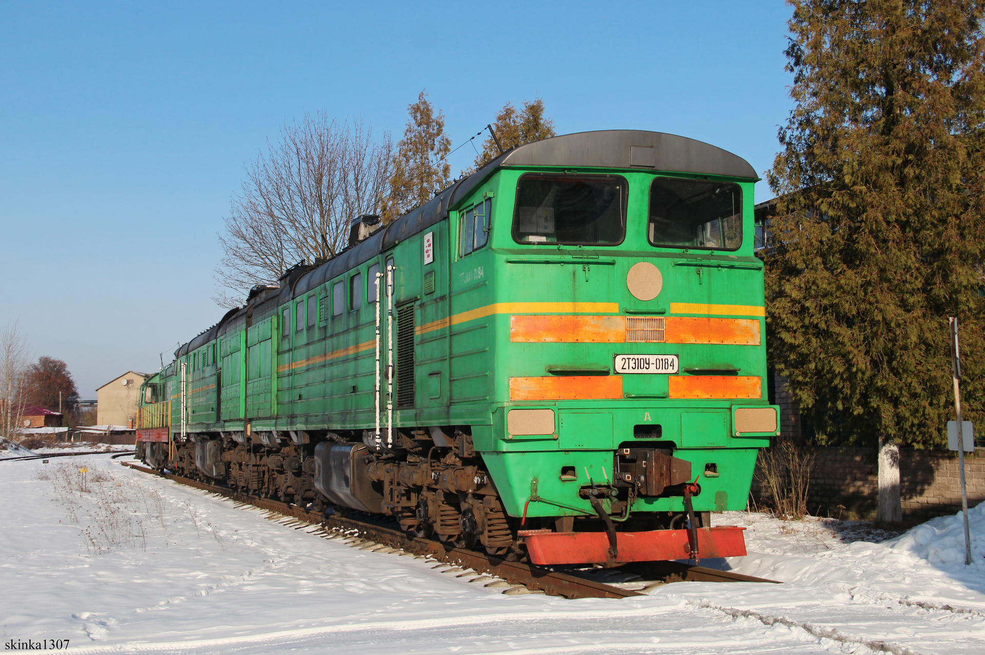 Luhanskteplovoz 2TE10U – photo 12
