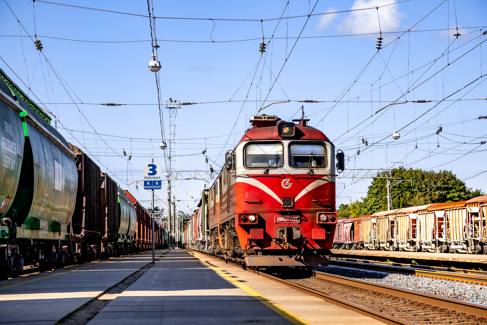Luhanskteplovoz 2M62M – photo 7
