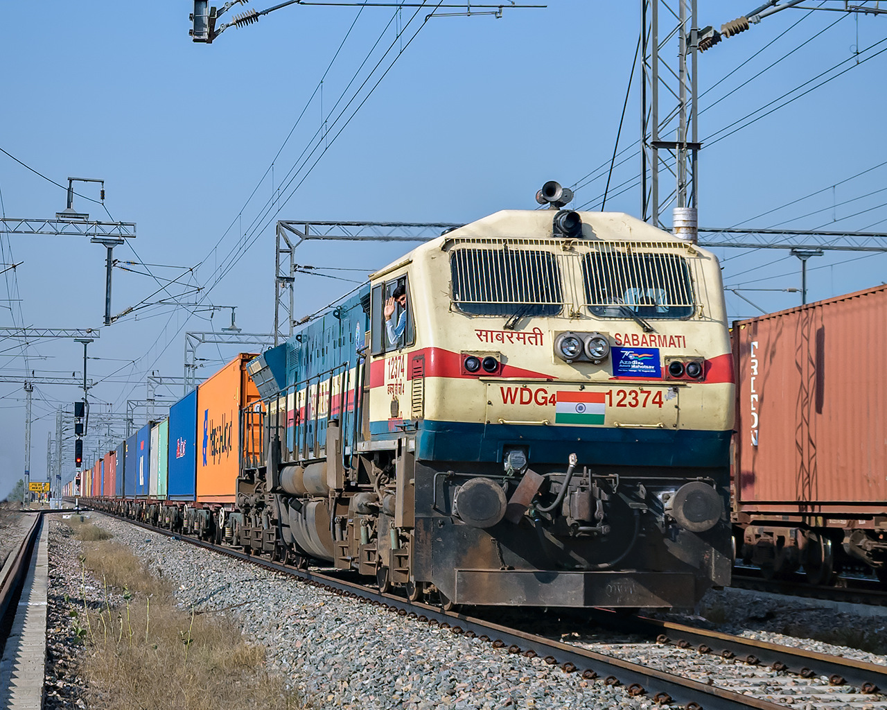 EMD GT46MAC – photo 13