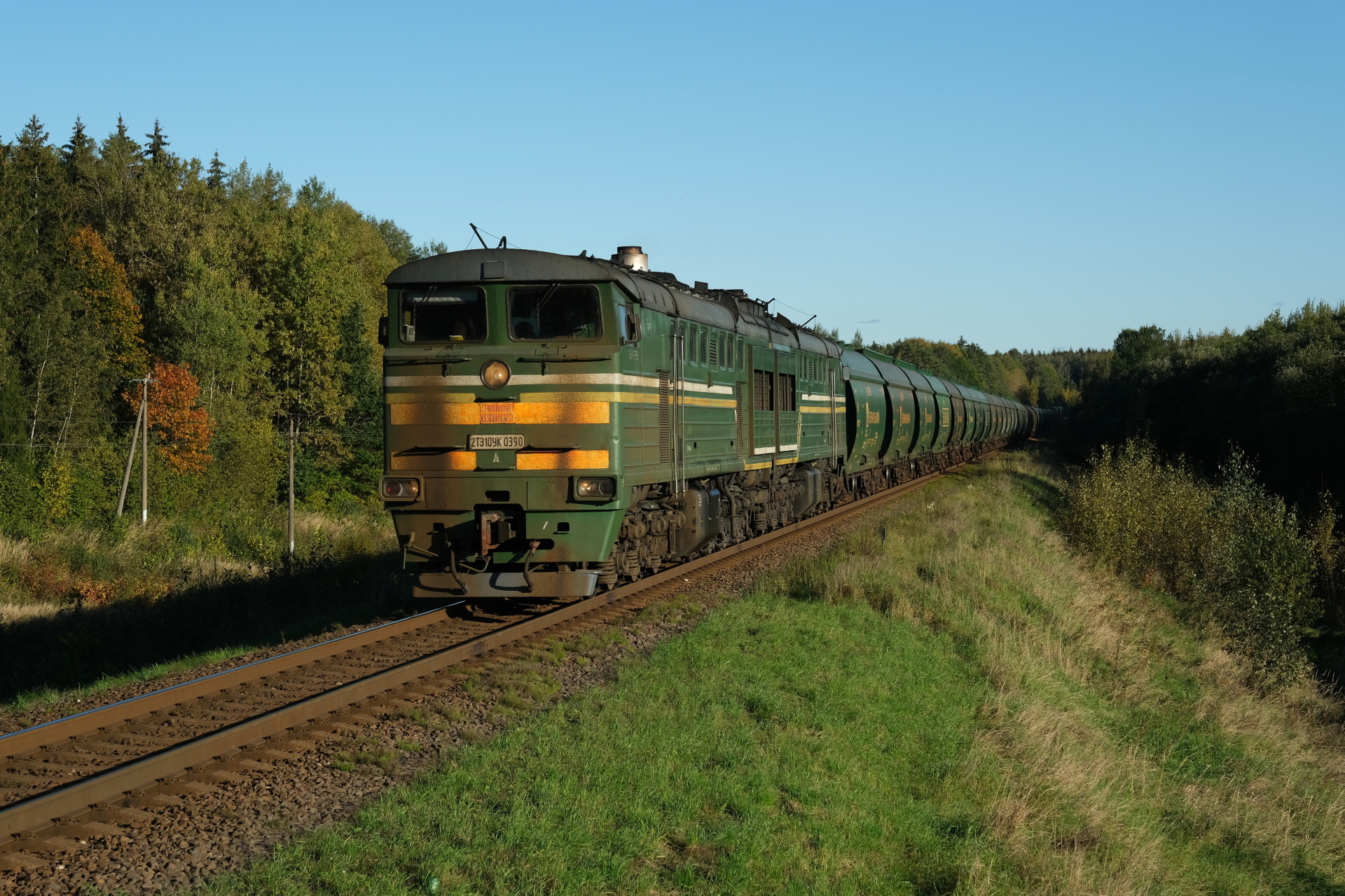 Luhanskteplovoz 2TE10U – photo 19