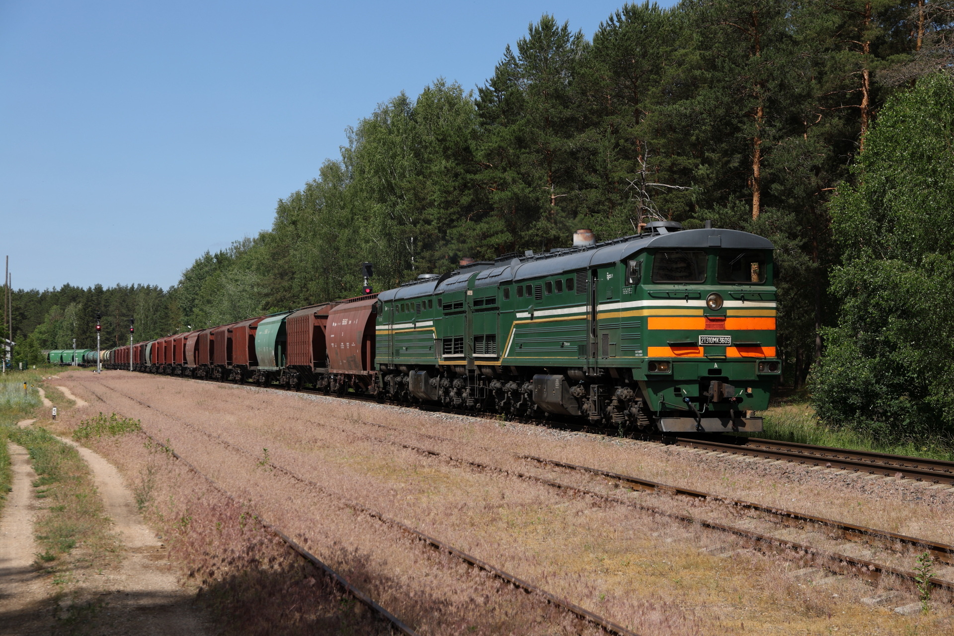 Luhanskteplovoz 2TE10M-K – photo 7