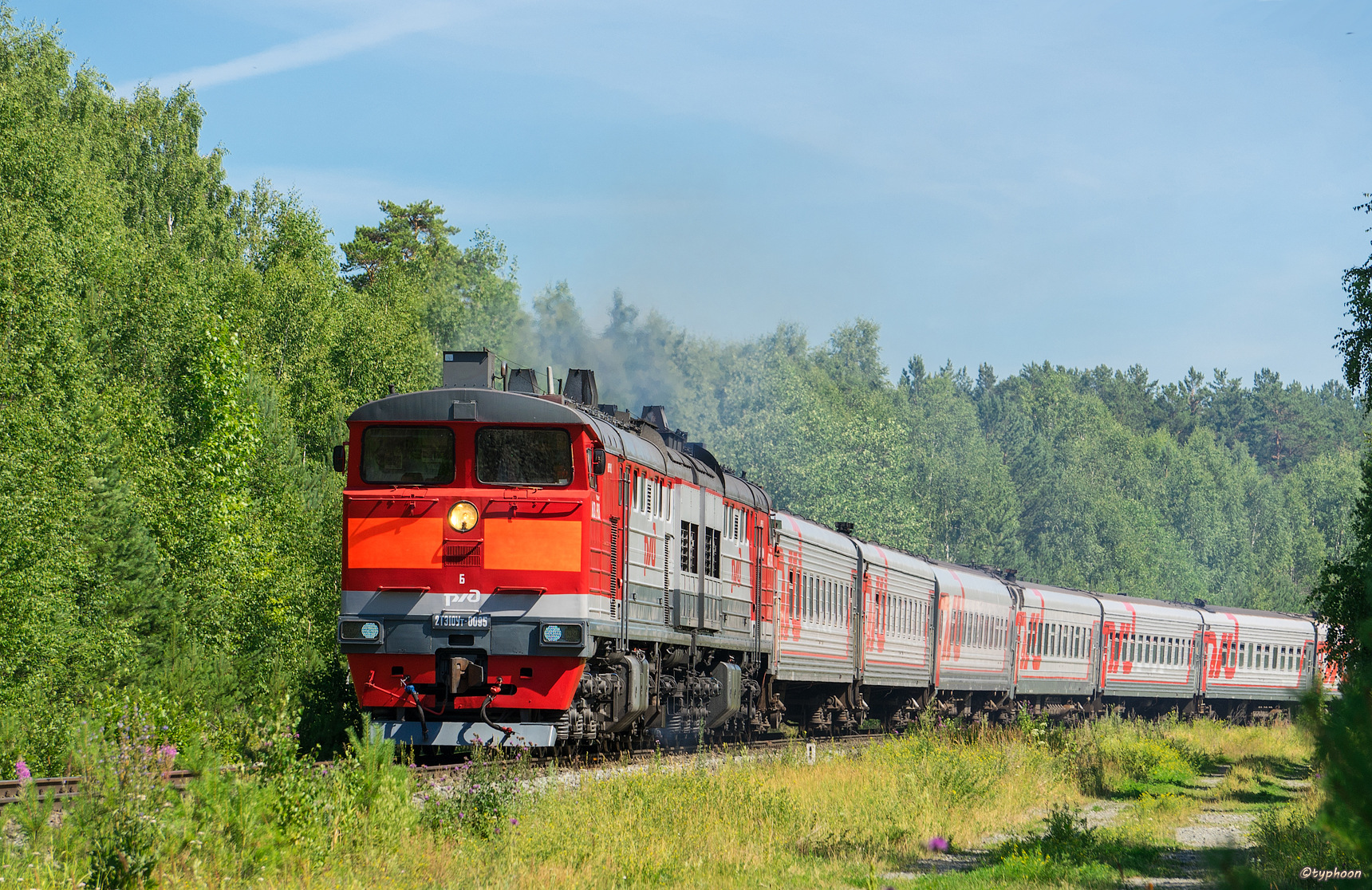 Luhanskteplovoz 2TE10UT – photo 9