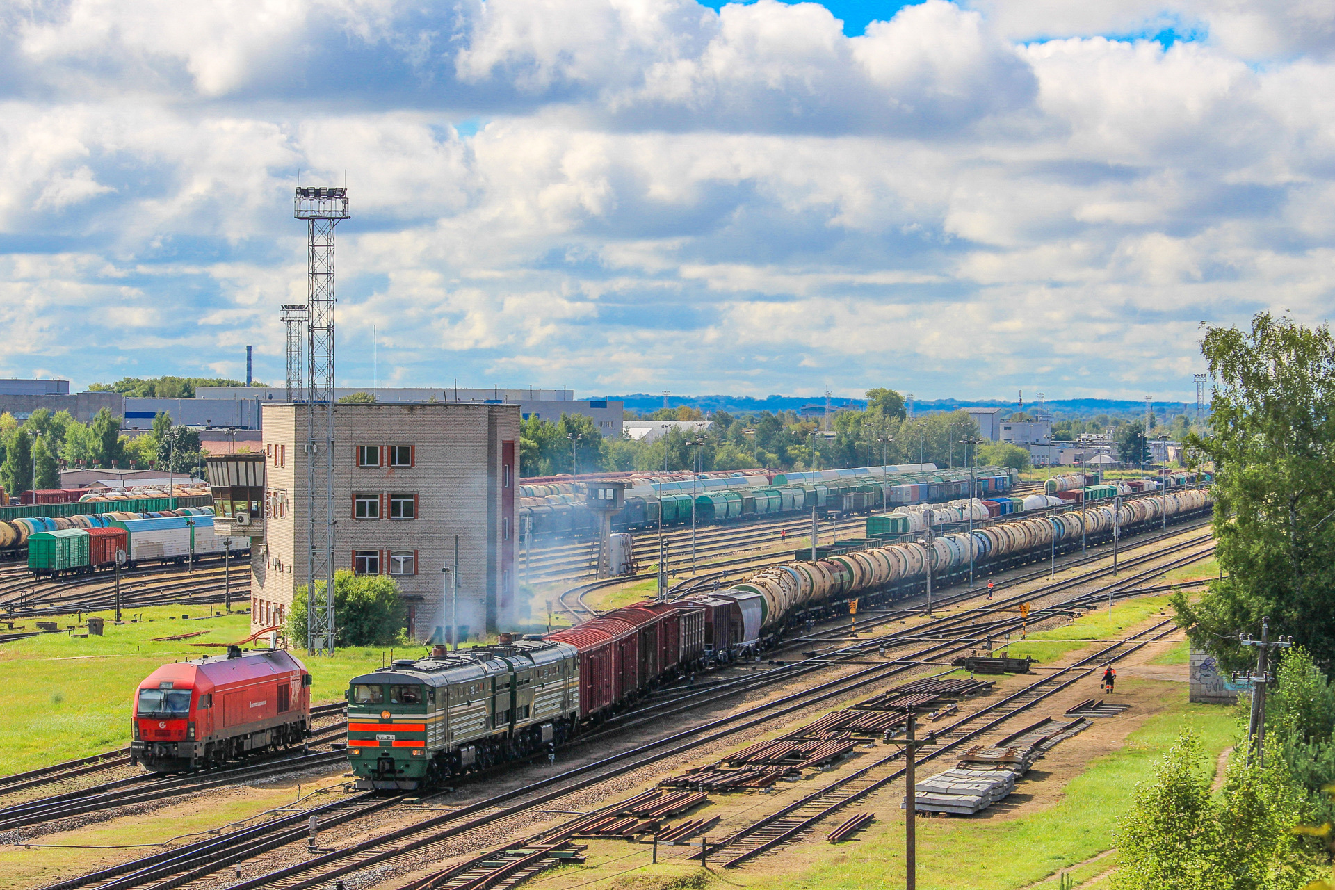 Luhanskteplovoz 2TE10M-K – photo 21