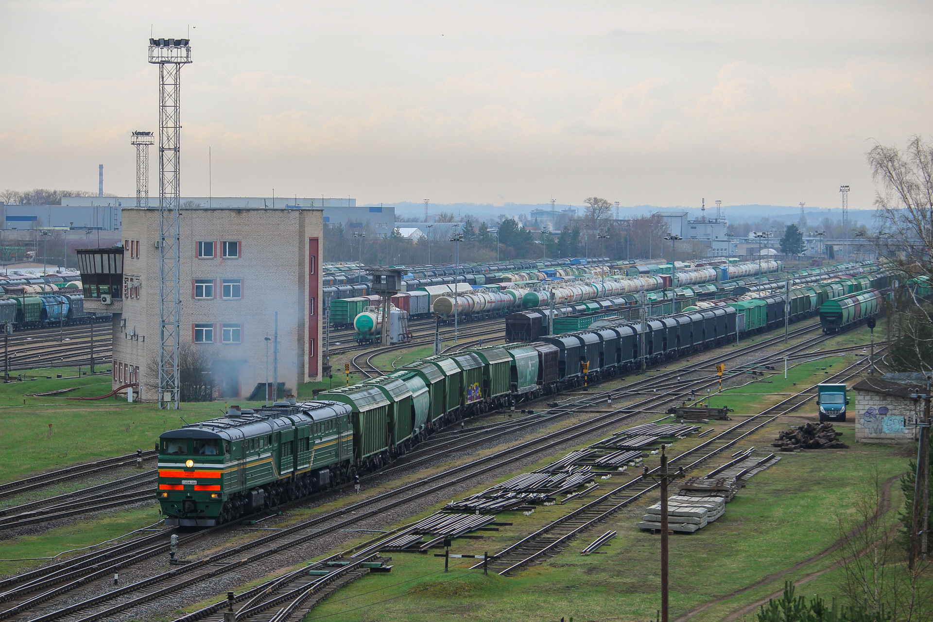 Luhanskteplovoz 2TE10U – photo 10