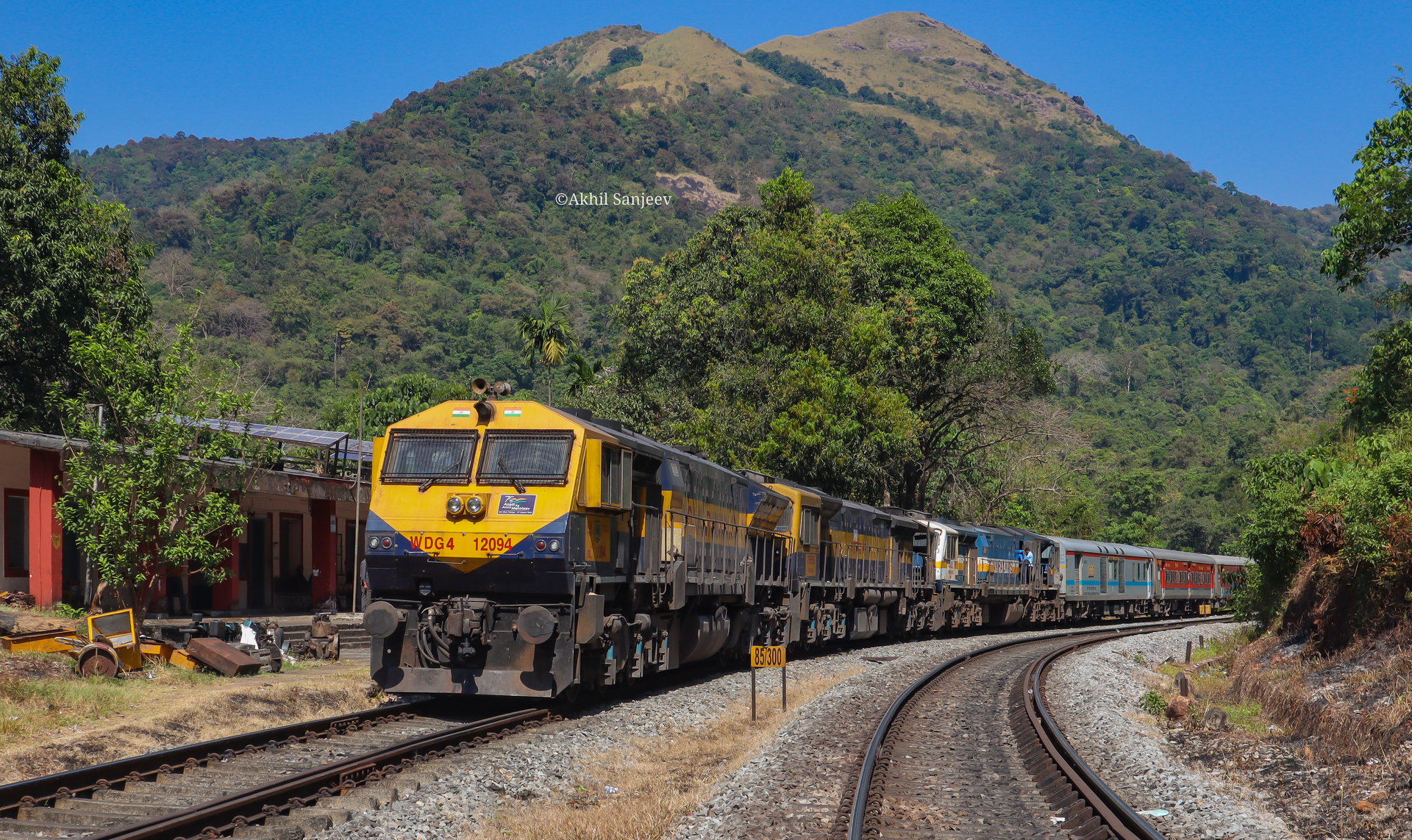 EMD GT46MAC – photo 17