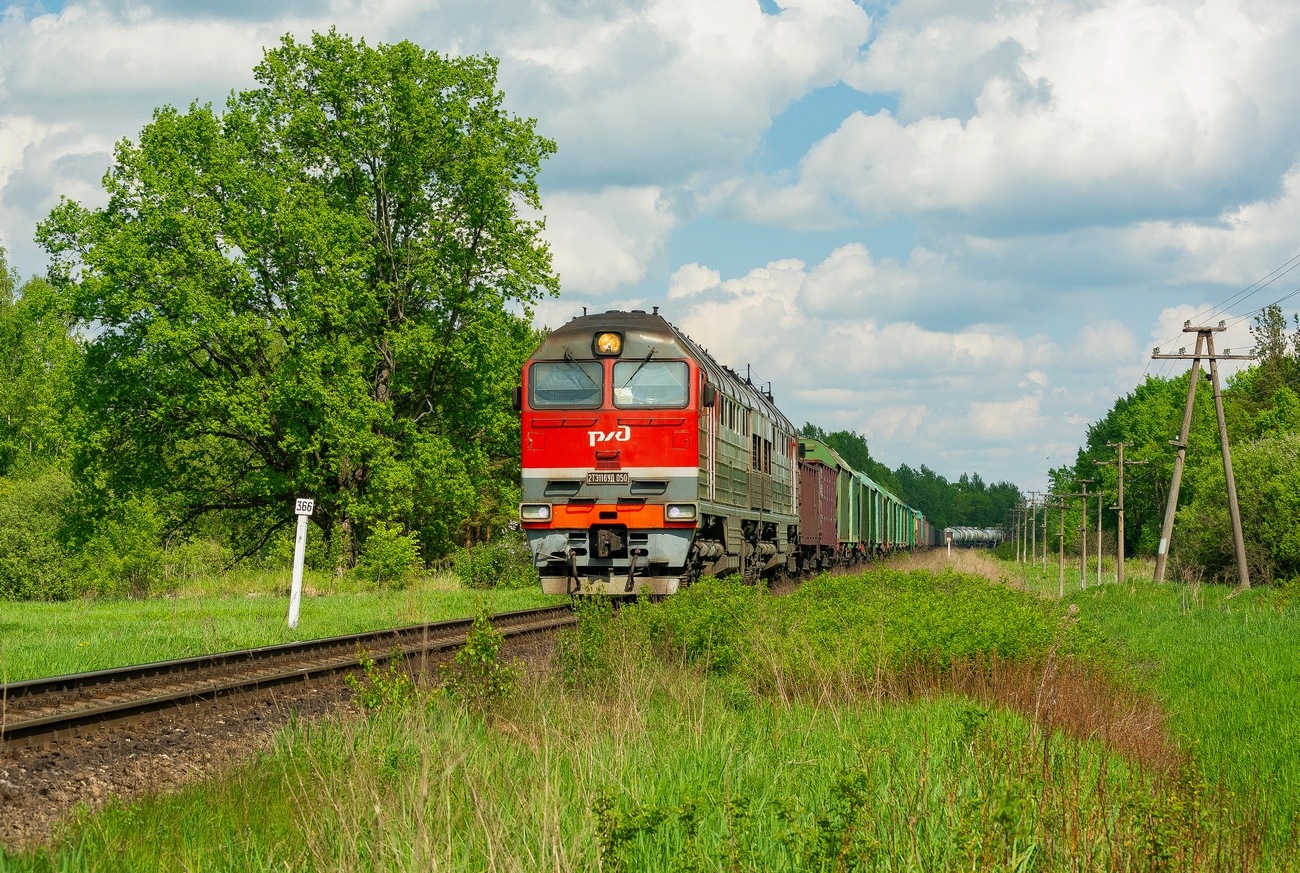 Luhanskteplovoz 2TE116UD – photo 18