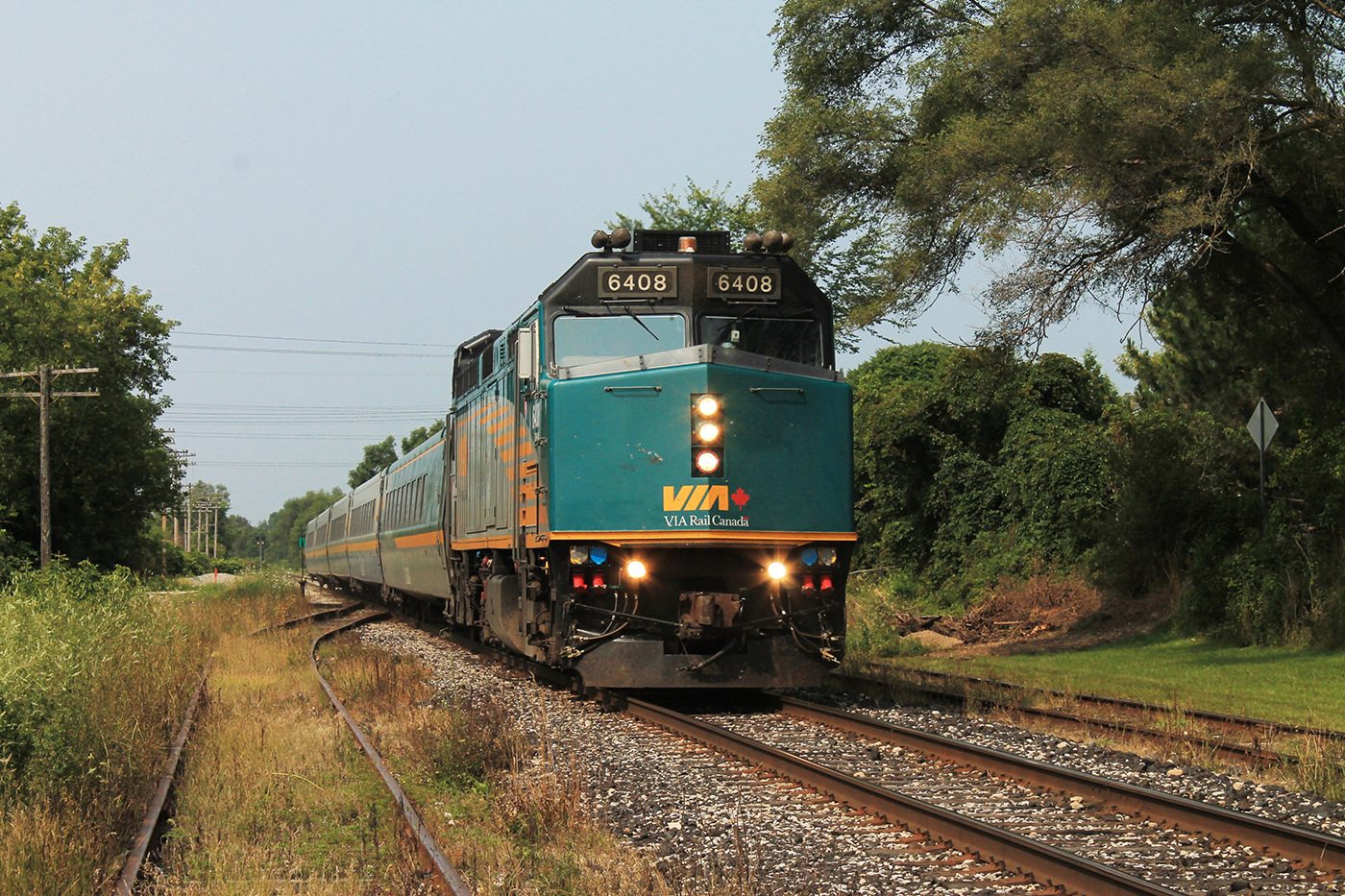 GMD Via F40PH-2D – photo 3