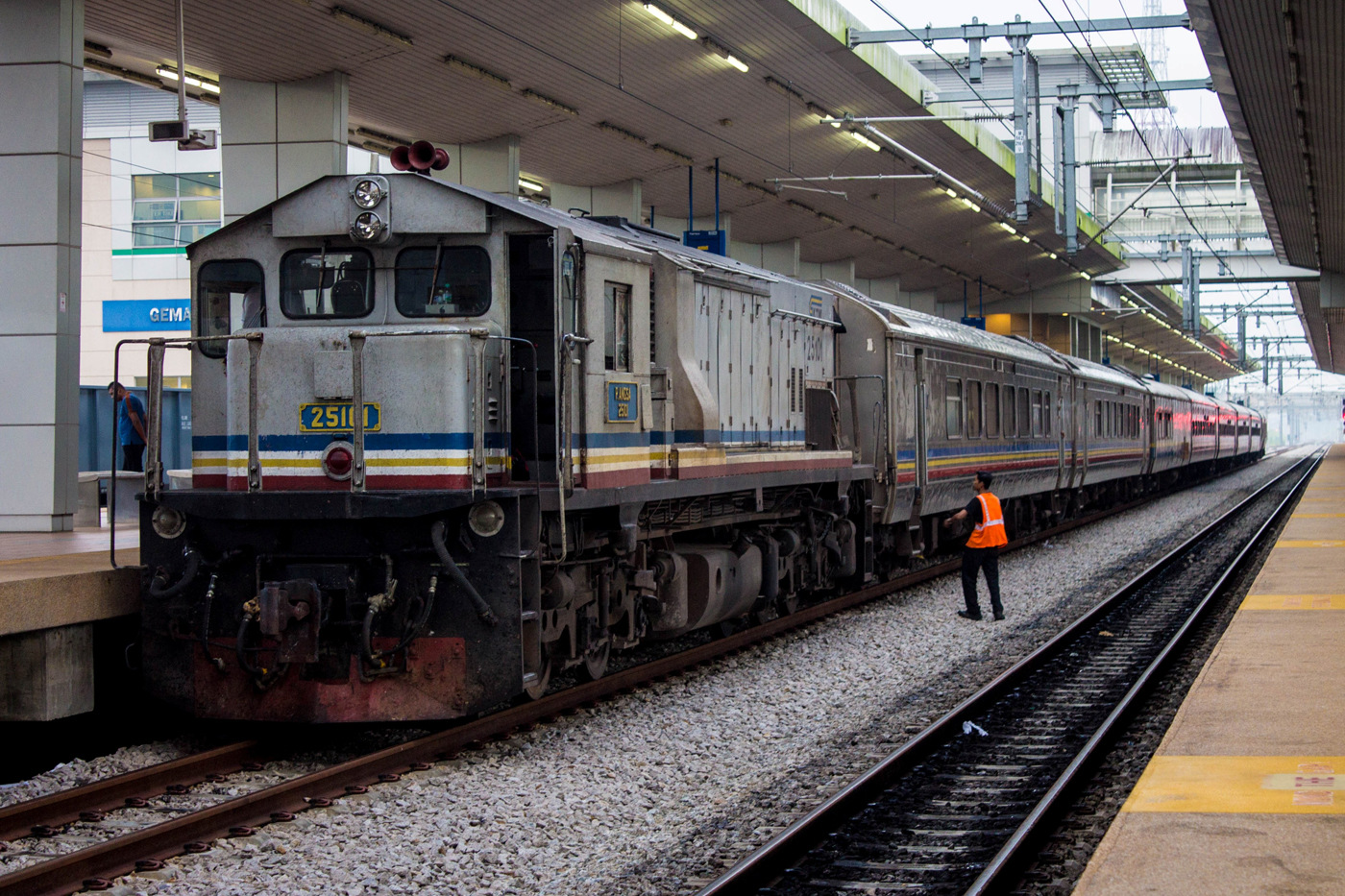 EMD GT18LC-2 – photo 3