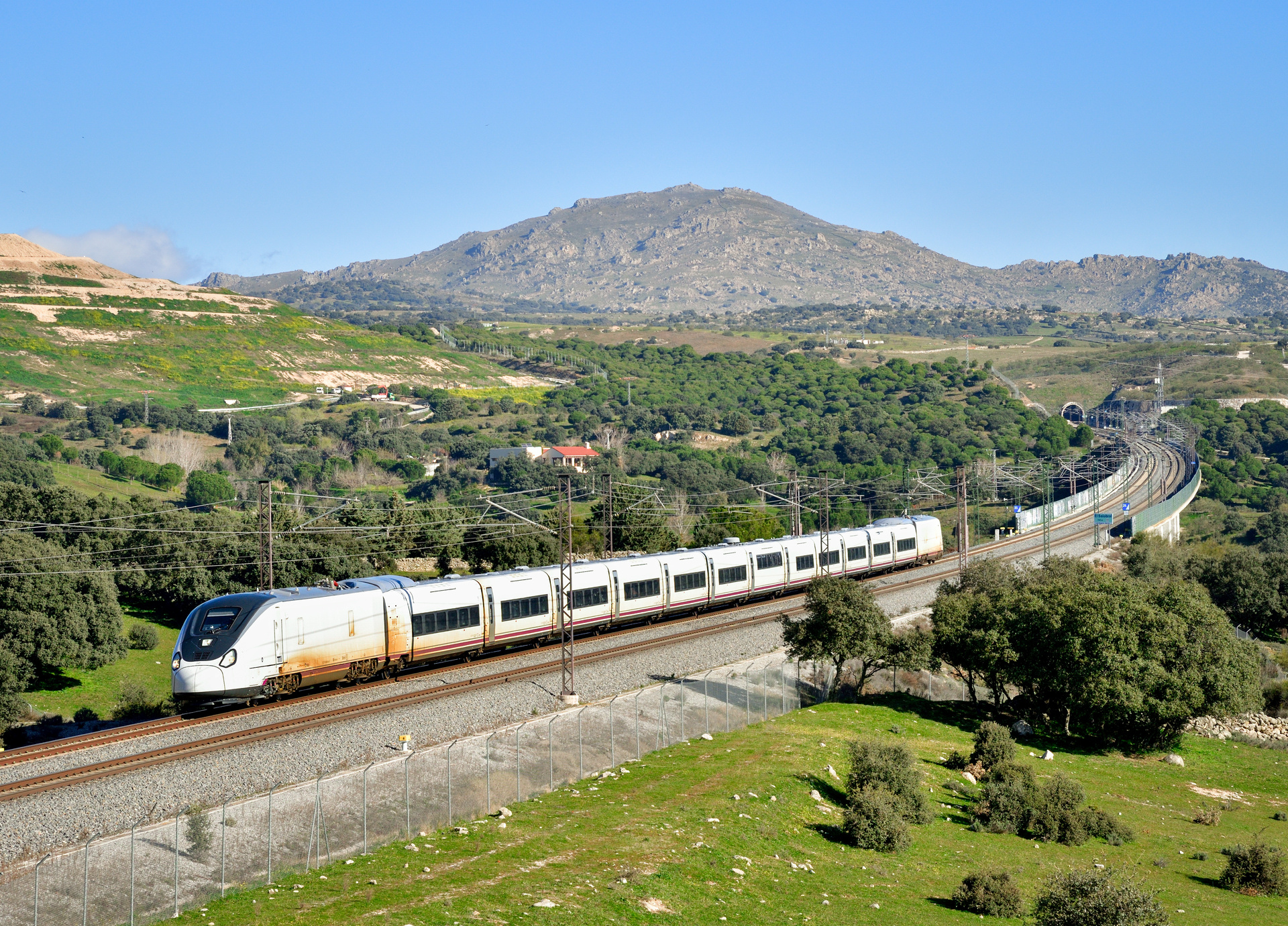Talgo Avril Renfe 106 – photo 10