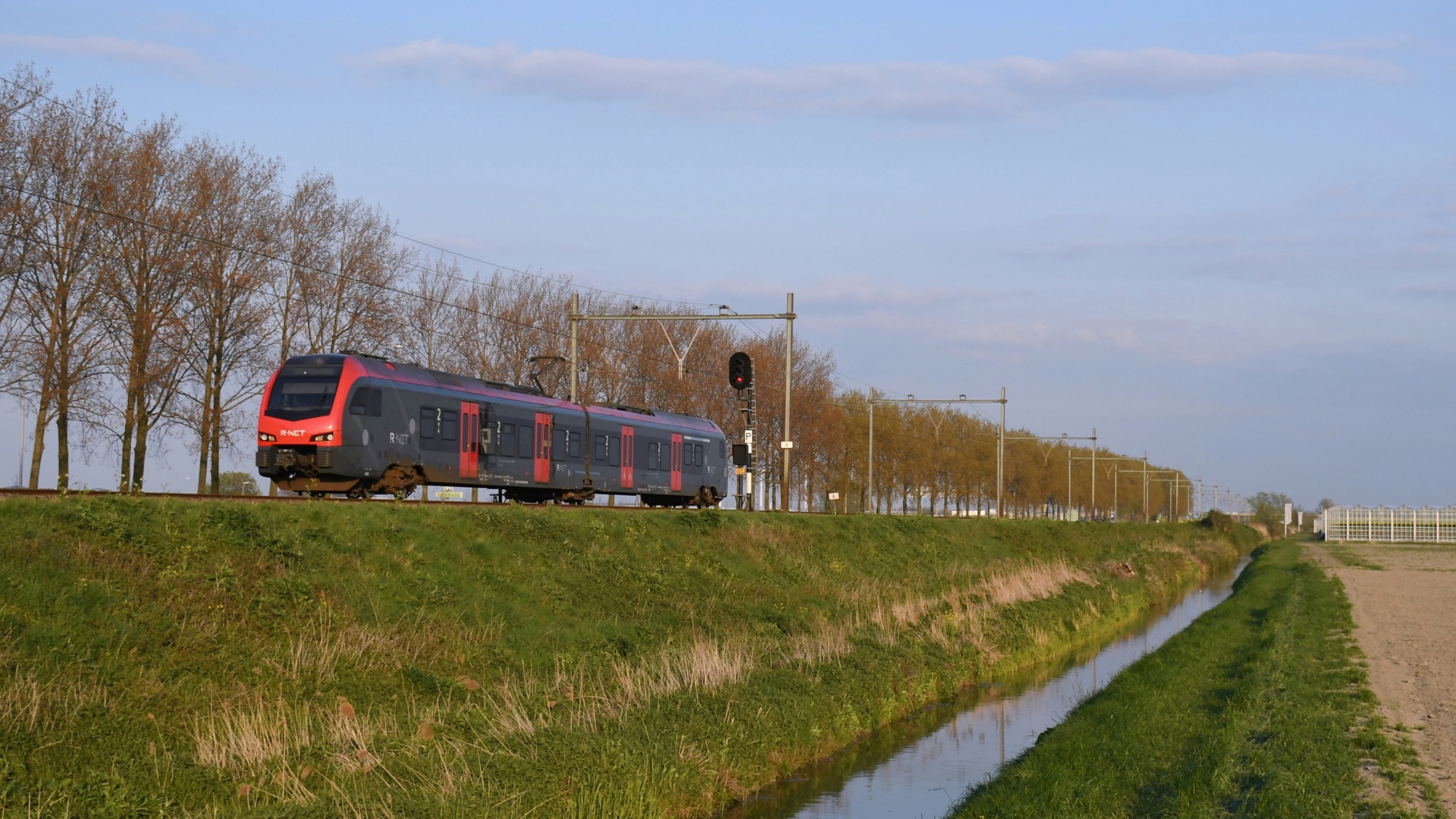 Stadler Flirt 3 2/6 1.5kV – photo 13