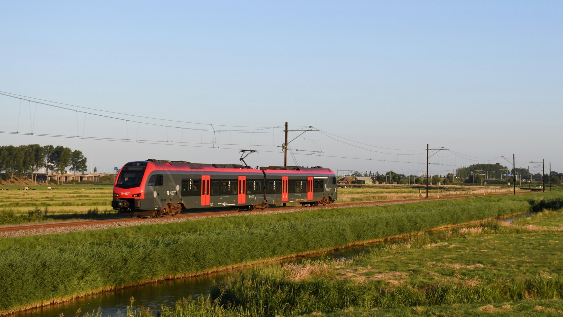 Stadler Flirt 3 2/6 1.5kV – photo 12