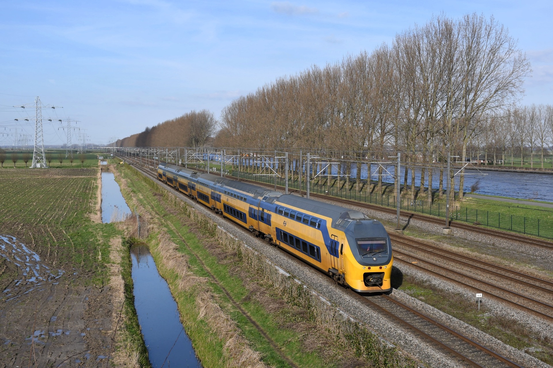 Bombardier VIRM-VI – photo 3