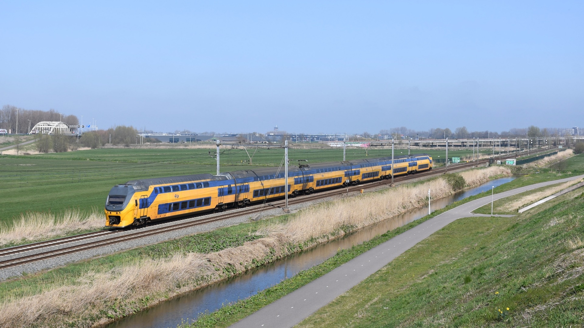 Bombardier VIRM-VI – photo 2