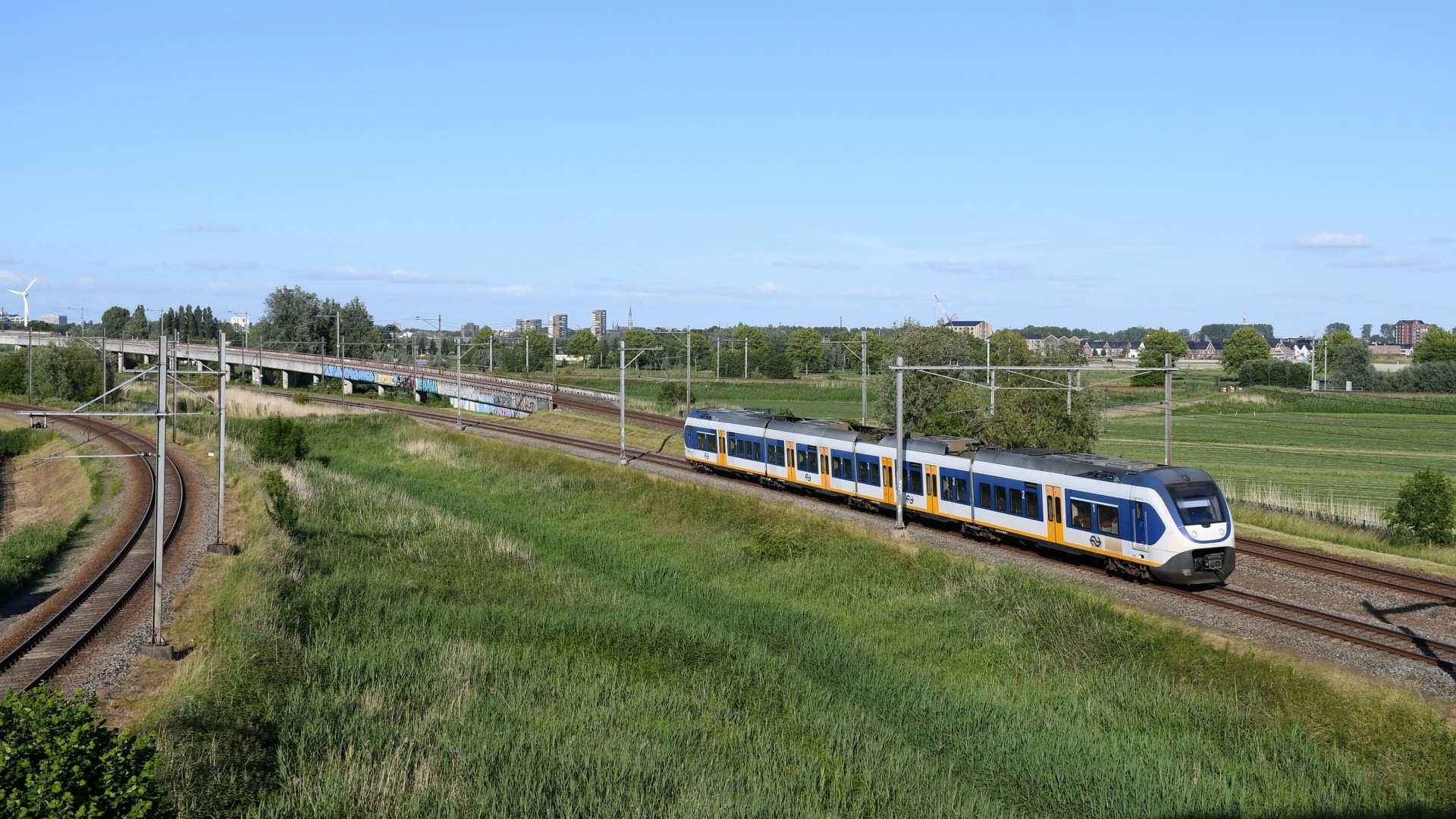 Bombardier SLT-4 – photo 2