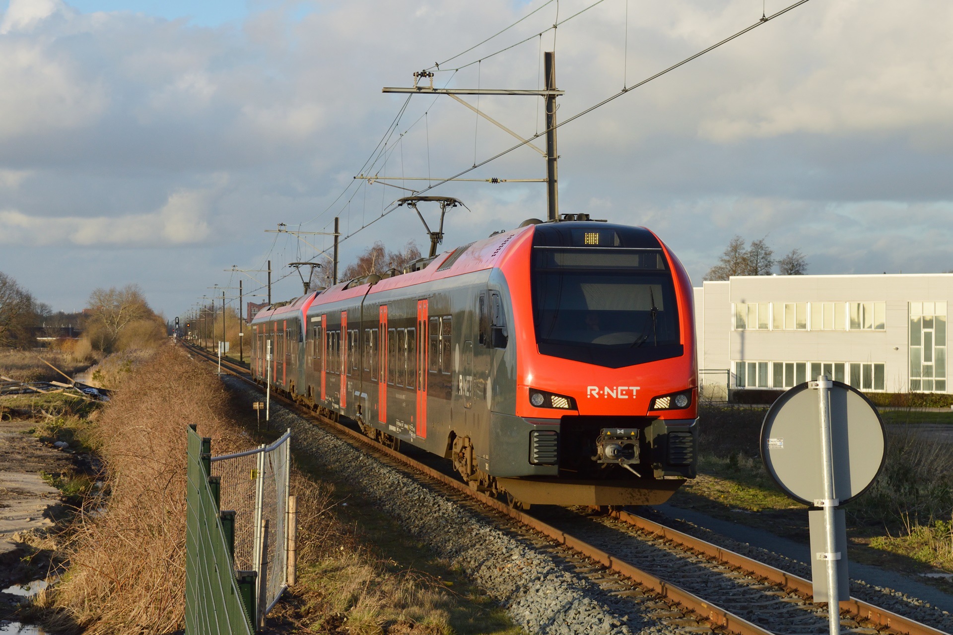 Stadler Flirt 3 2/6 1.5kV – photo 18
