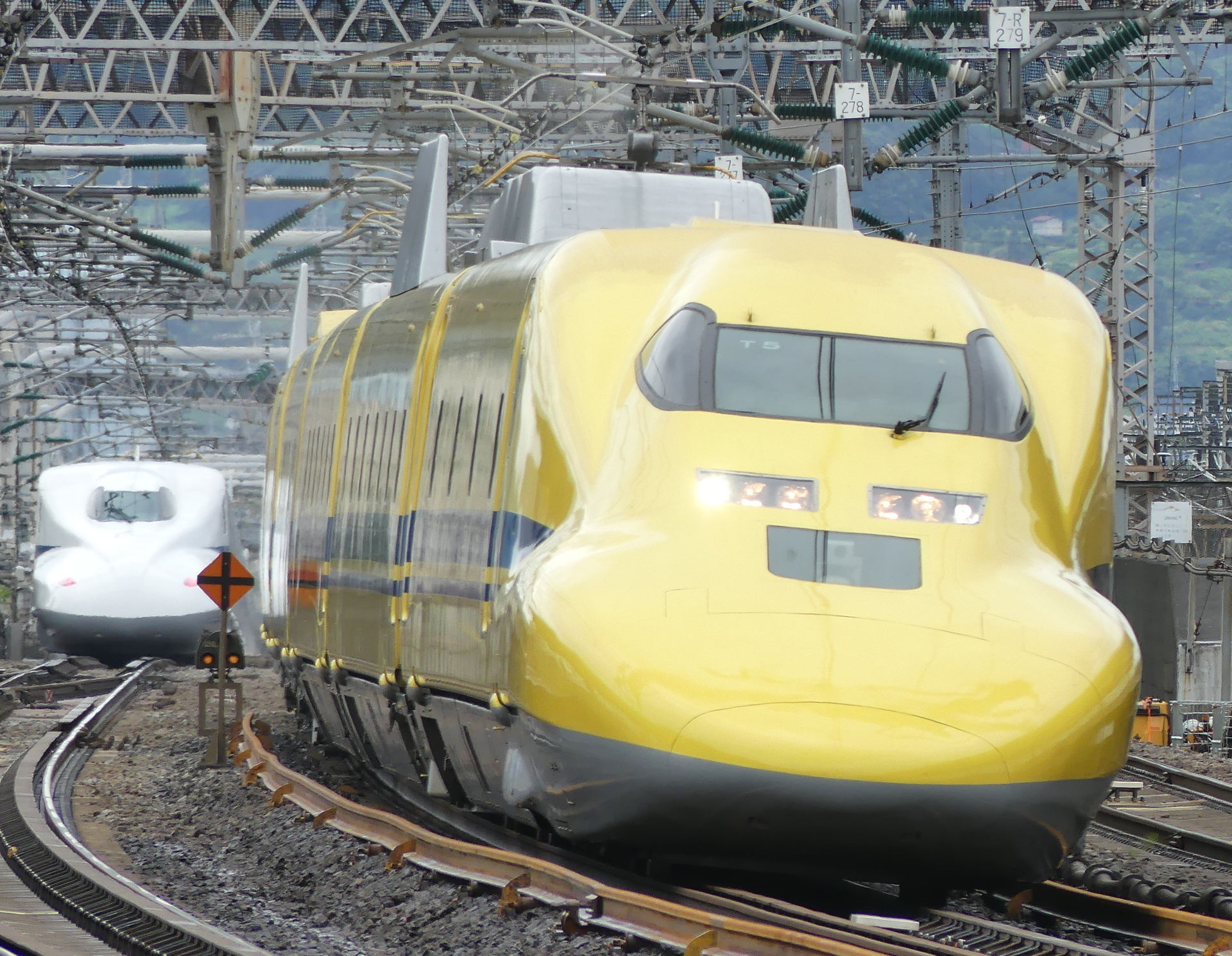 Hitachi 700 – photo 5