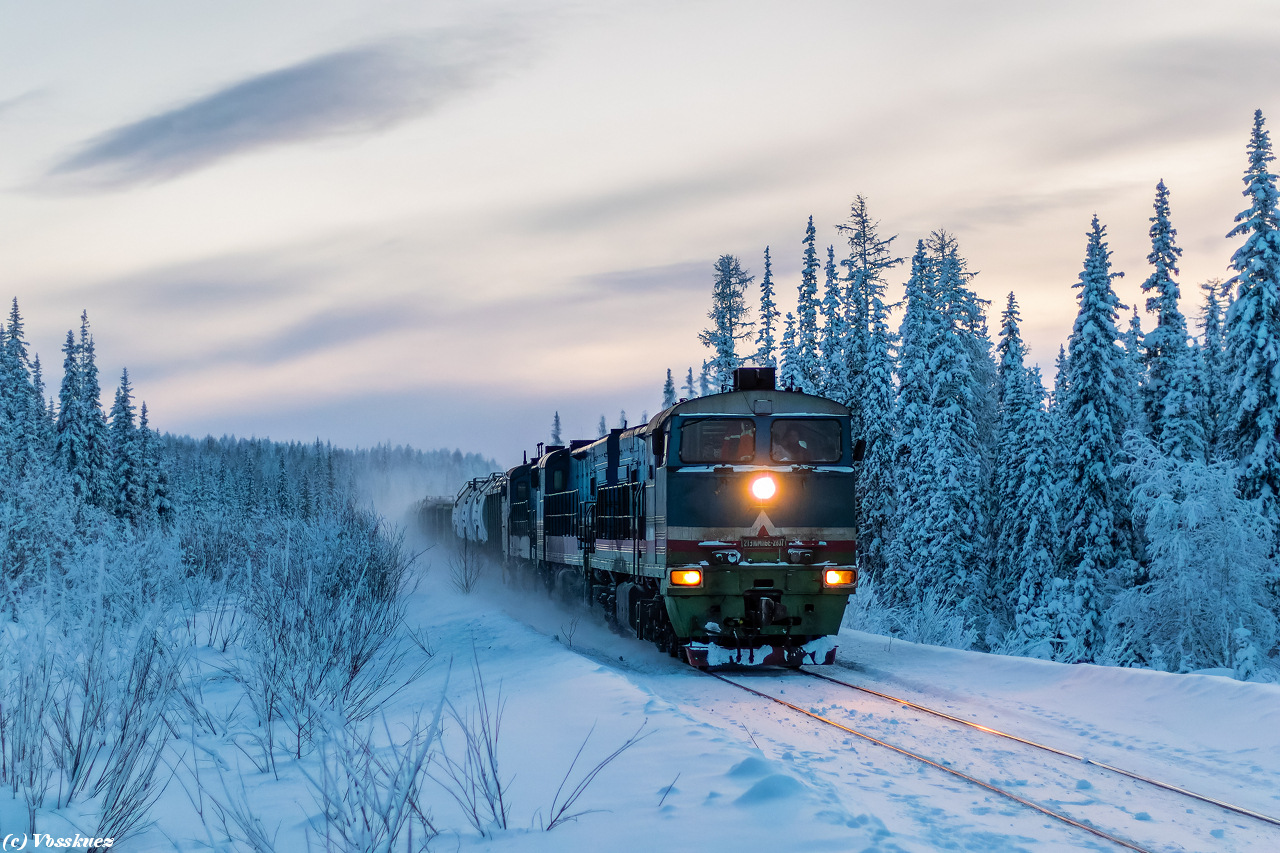 Luhanskteplovoz 2TE10M-K – photo 17