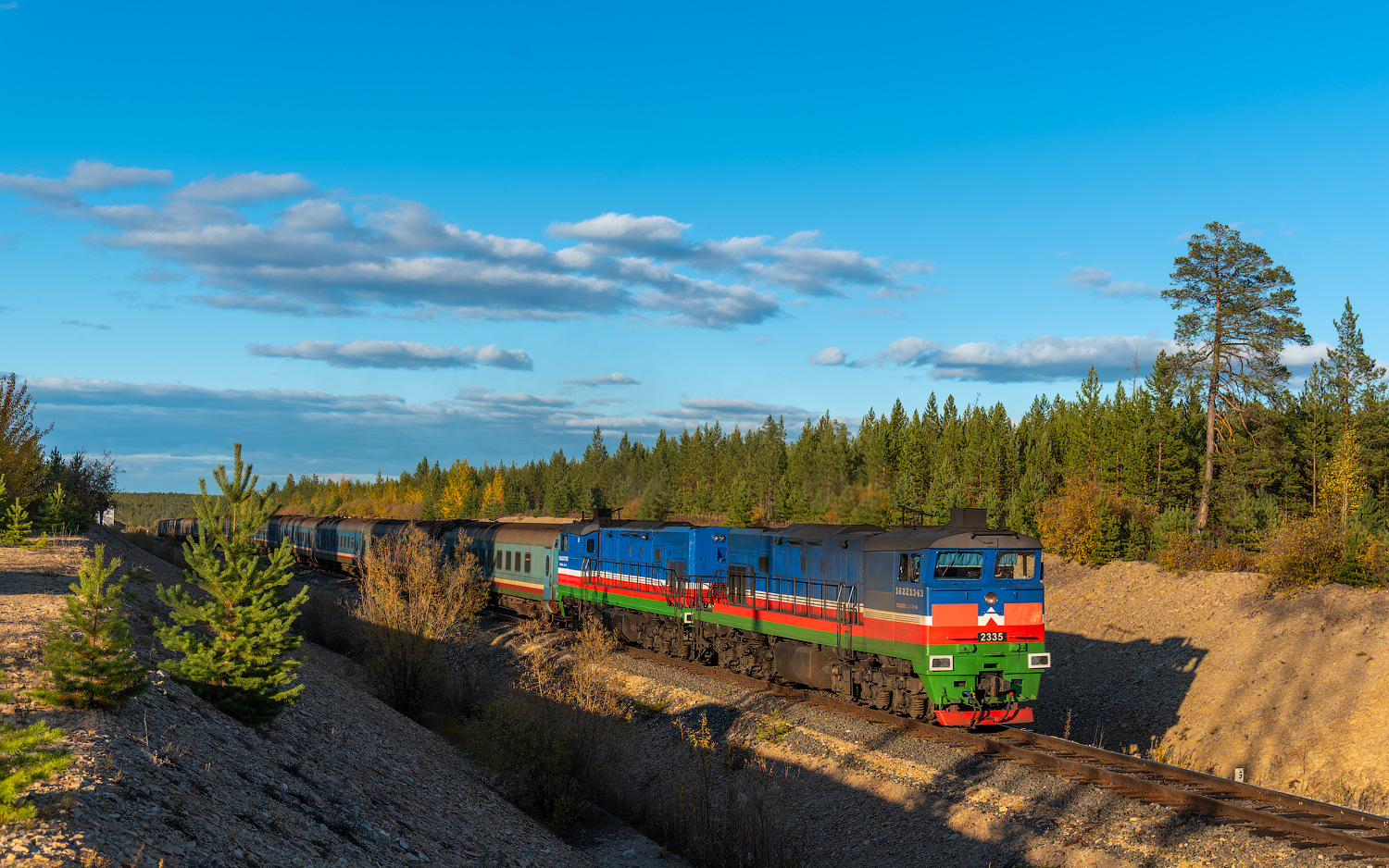 Luhanskteplovoz 2TE10M-K – photo 2