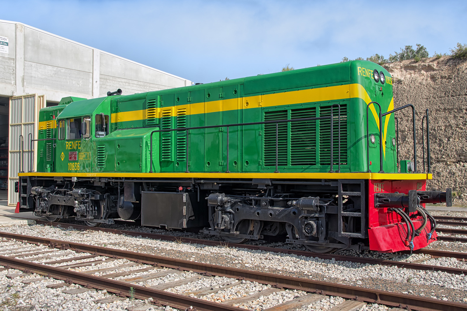 GE U10B – photo 18