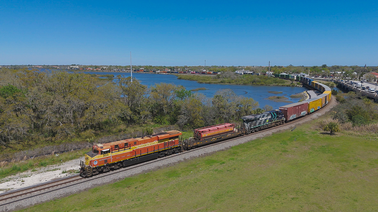 GE ES44C4 – photo 12