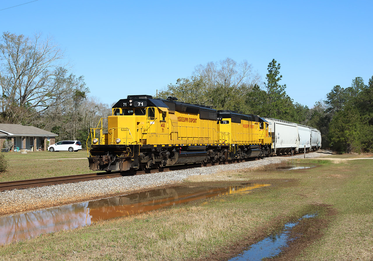 GMD SD40-2 – photo 3