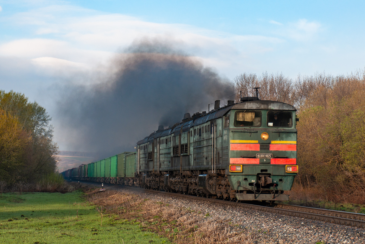 Luhanskteplovoz 4TE10S – photo 7