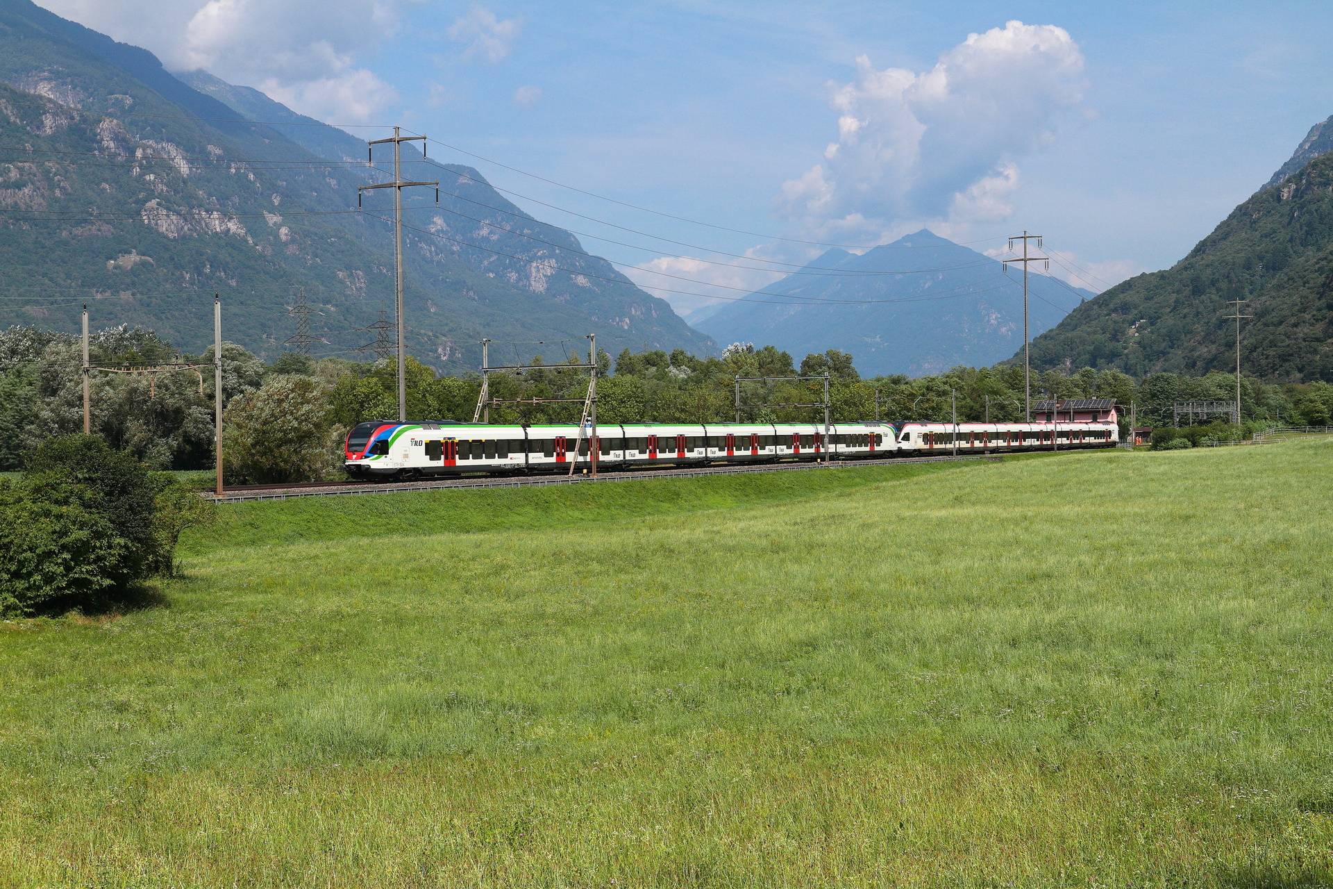 Stadler Flirt 6/14 15 kV+3 kV – photo 2