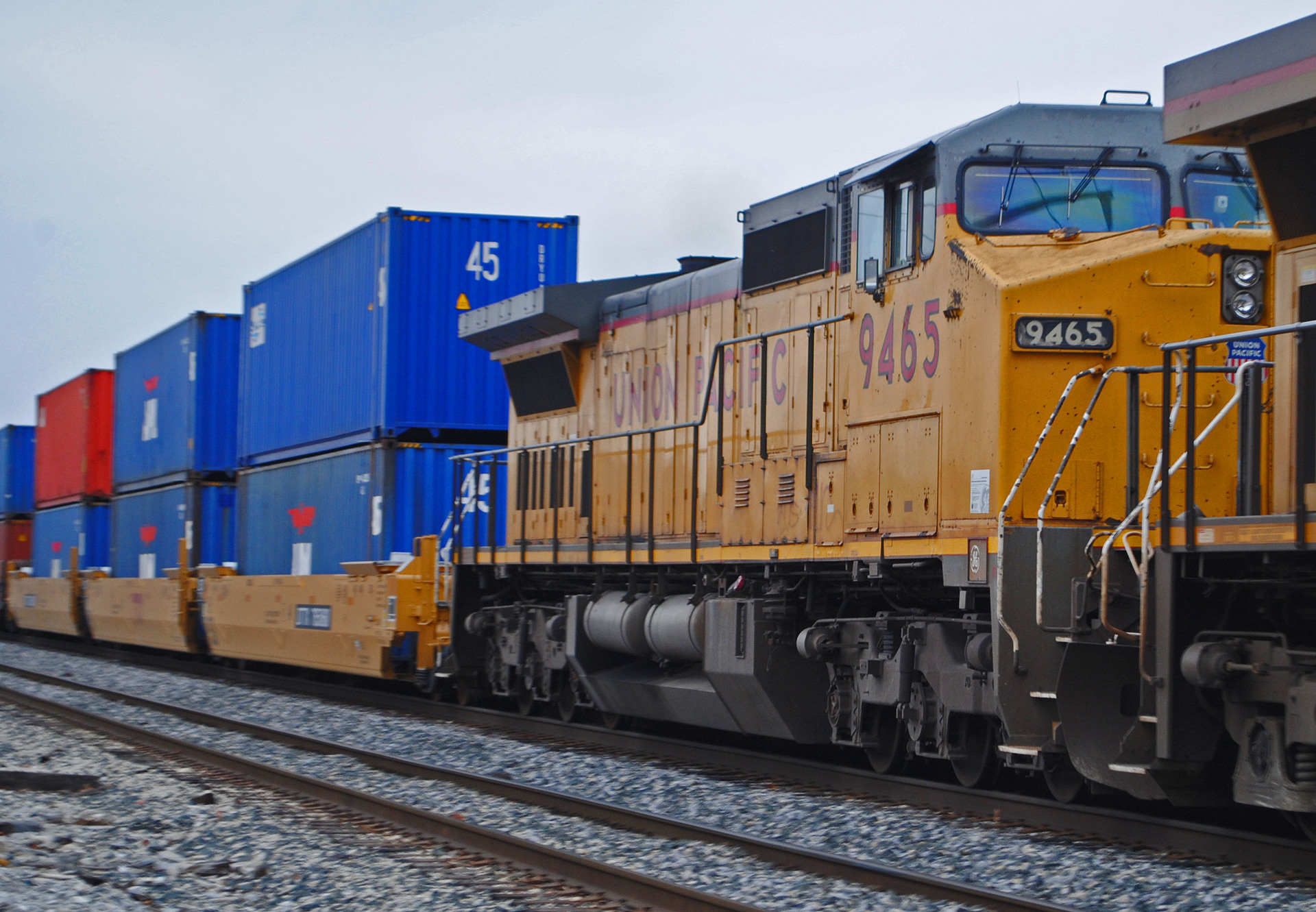 GE Dash 8-41CW – photo 7