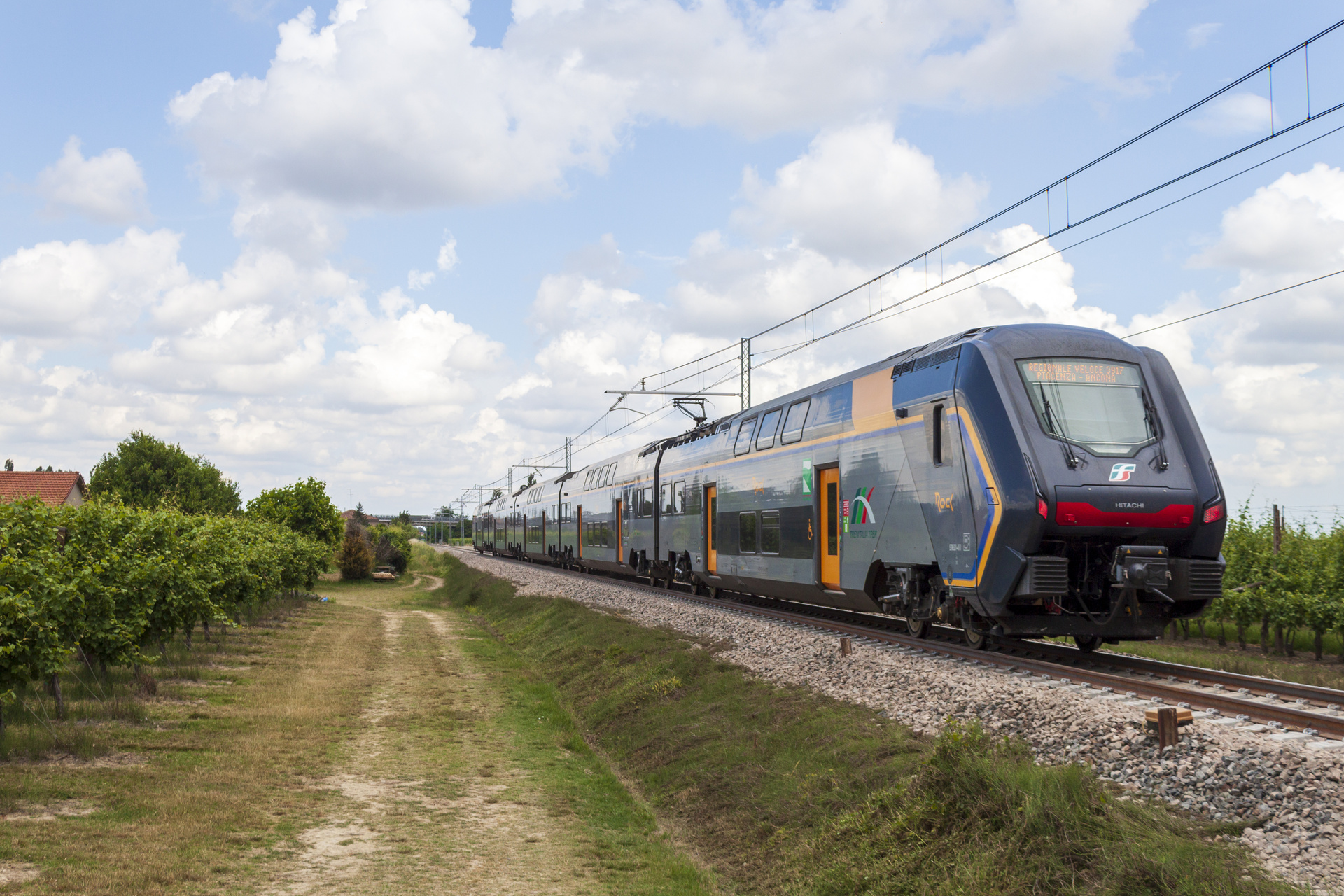 Hitachi ETR 521 – photo 9