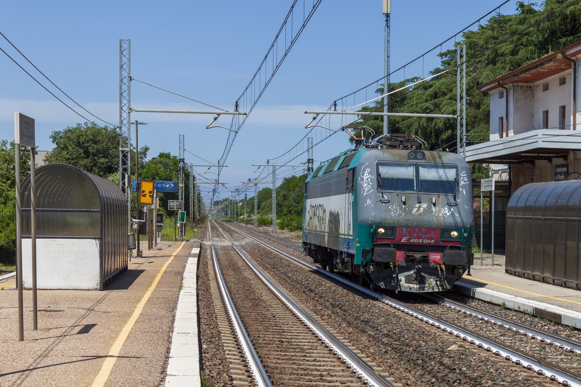 Bombardier E405 – photo 13