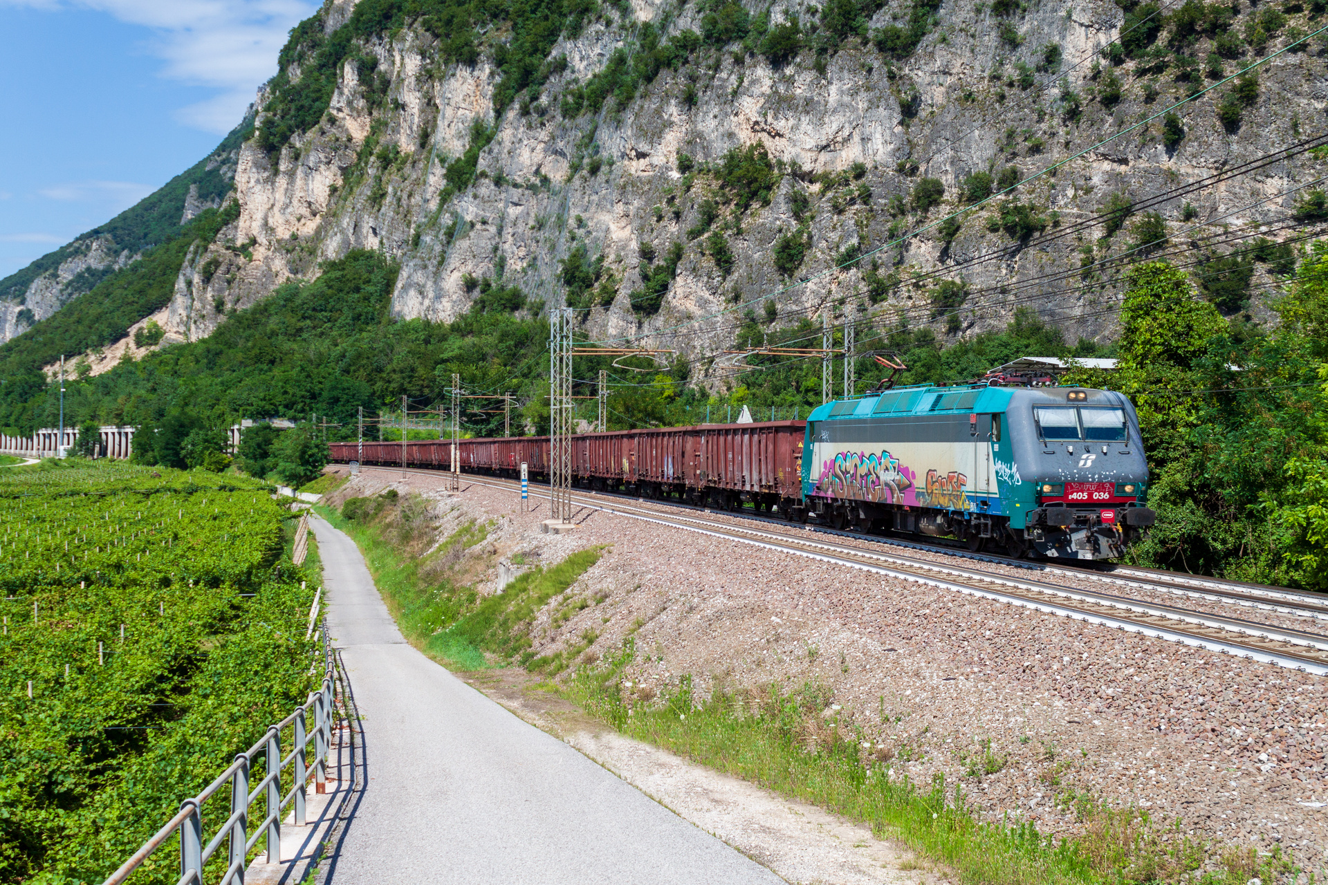 Bombardier E405 – photo 12