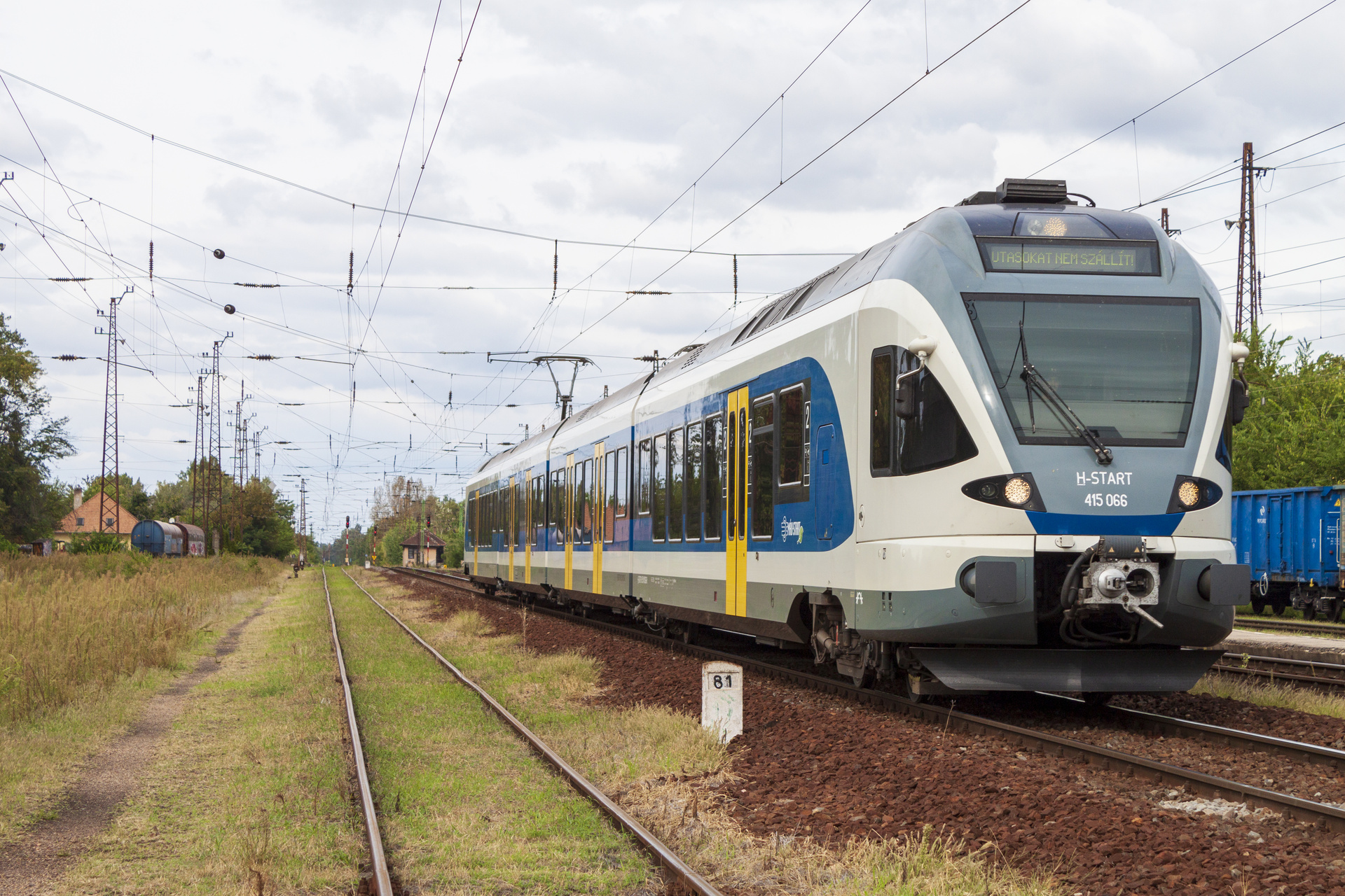 Stadler Flirt 4/10 25kV – photo 2