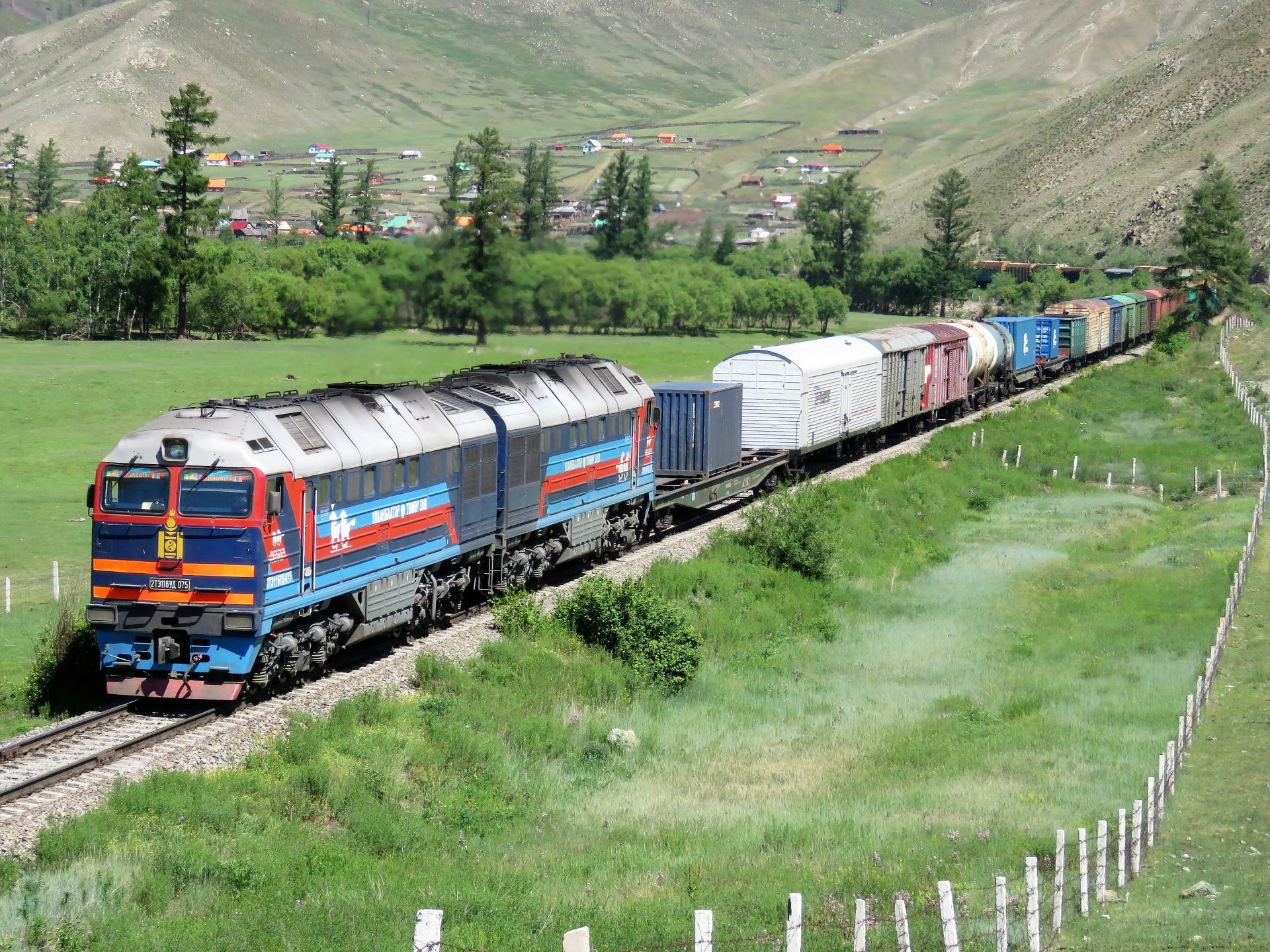 Luhanskteplovoz 2TE116UD – photo 16