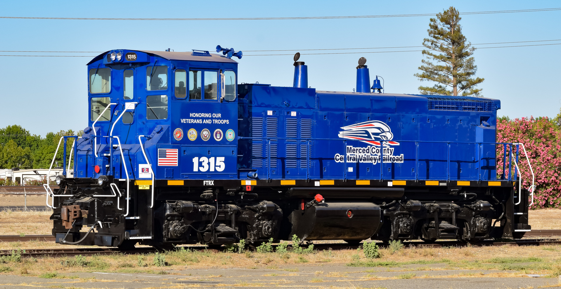 EMD MP15DC – photo 22