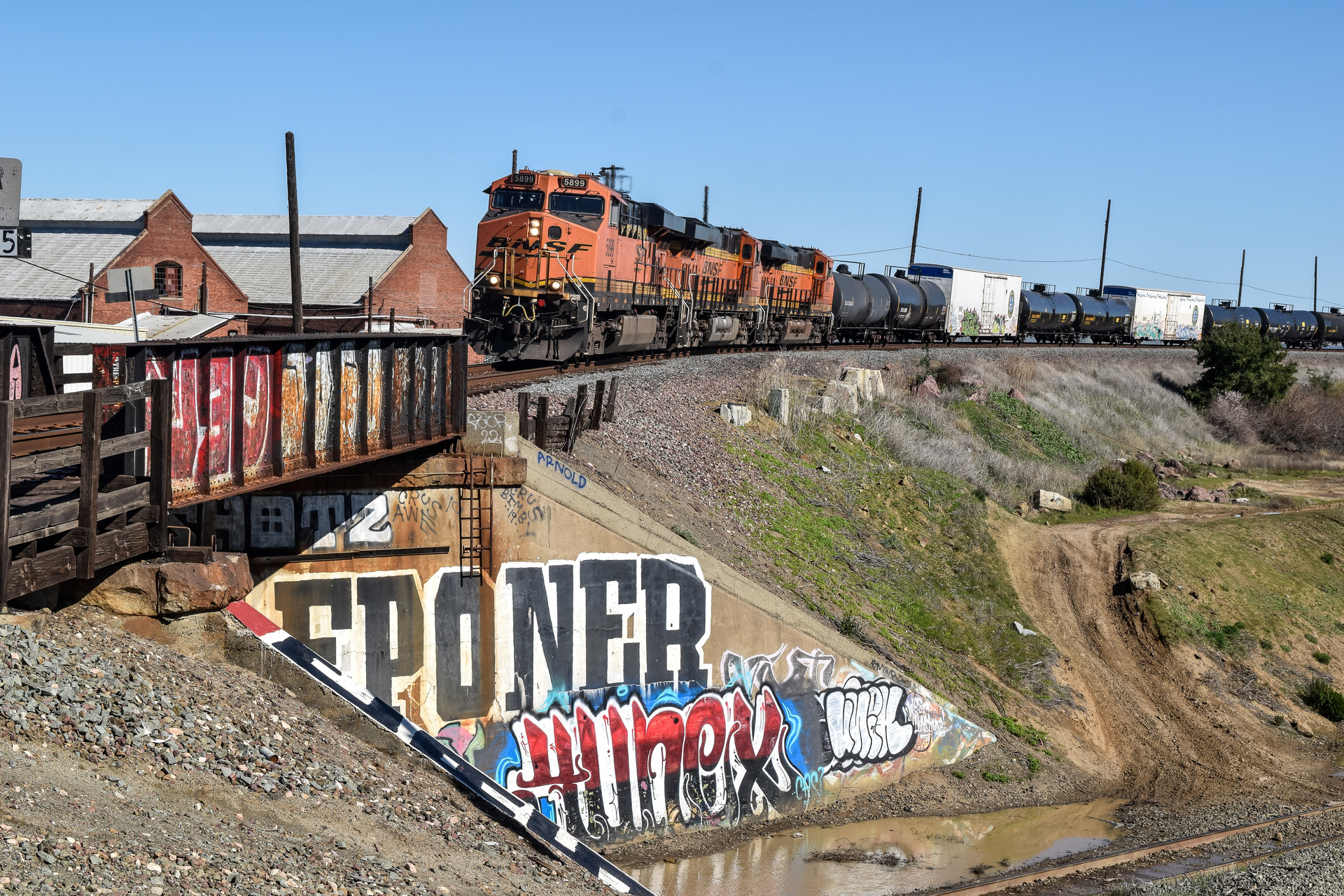 GE ES44C4 – photo 14