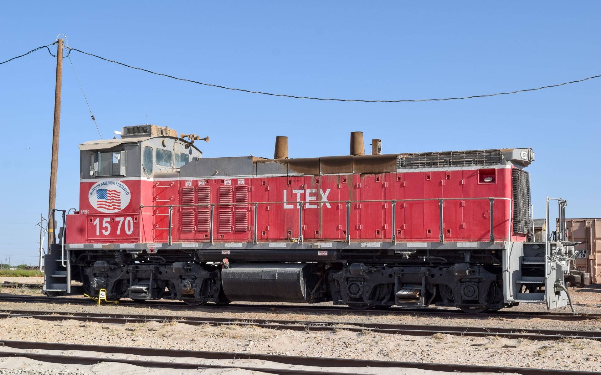 EMD MP15DC – photo 20