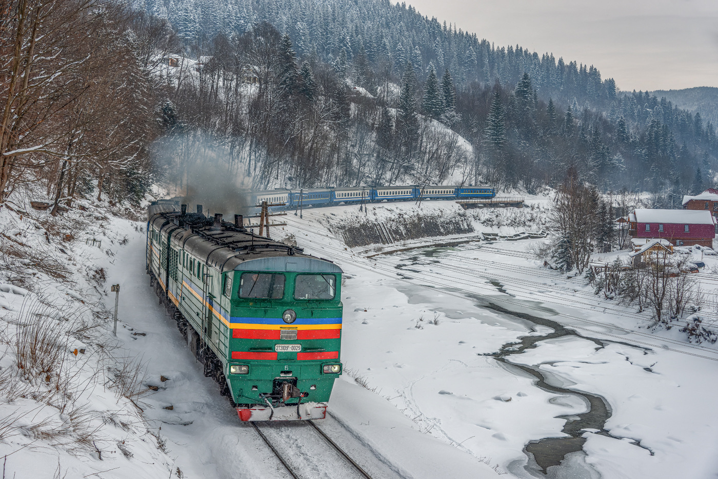 Luhanskteplovoz 2TE10UT – photo 5