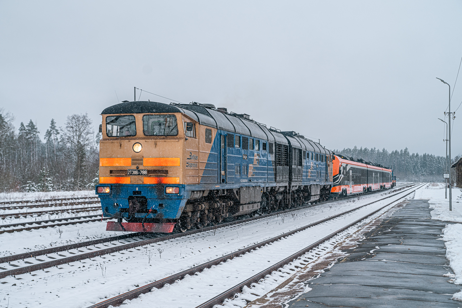 Luhanskteplovoz 2TE116 – foto 18