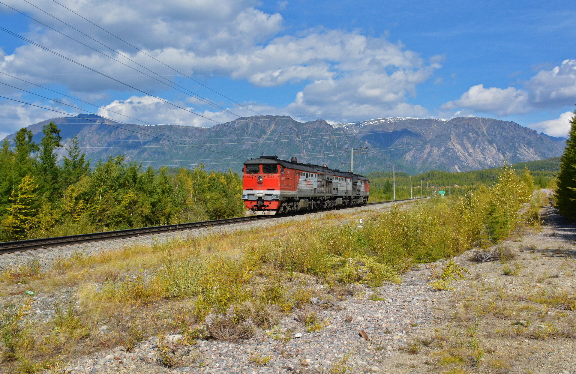 Luhanskteplovoz 2TE10M – photo 19