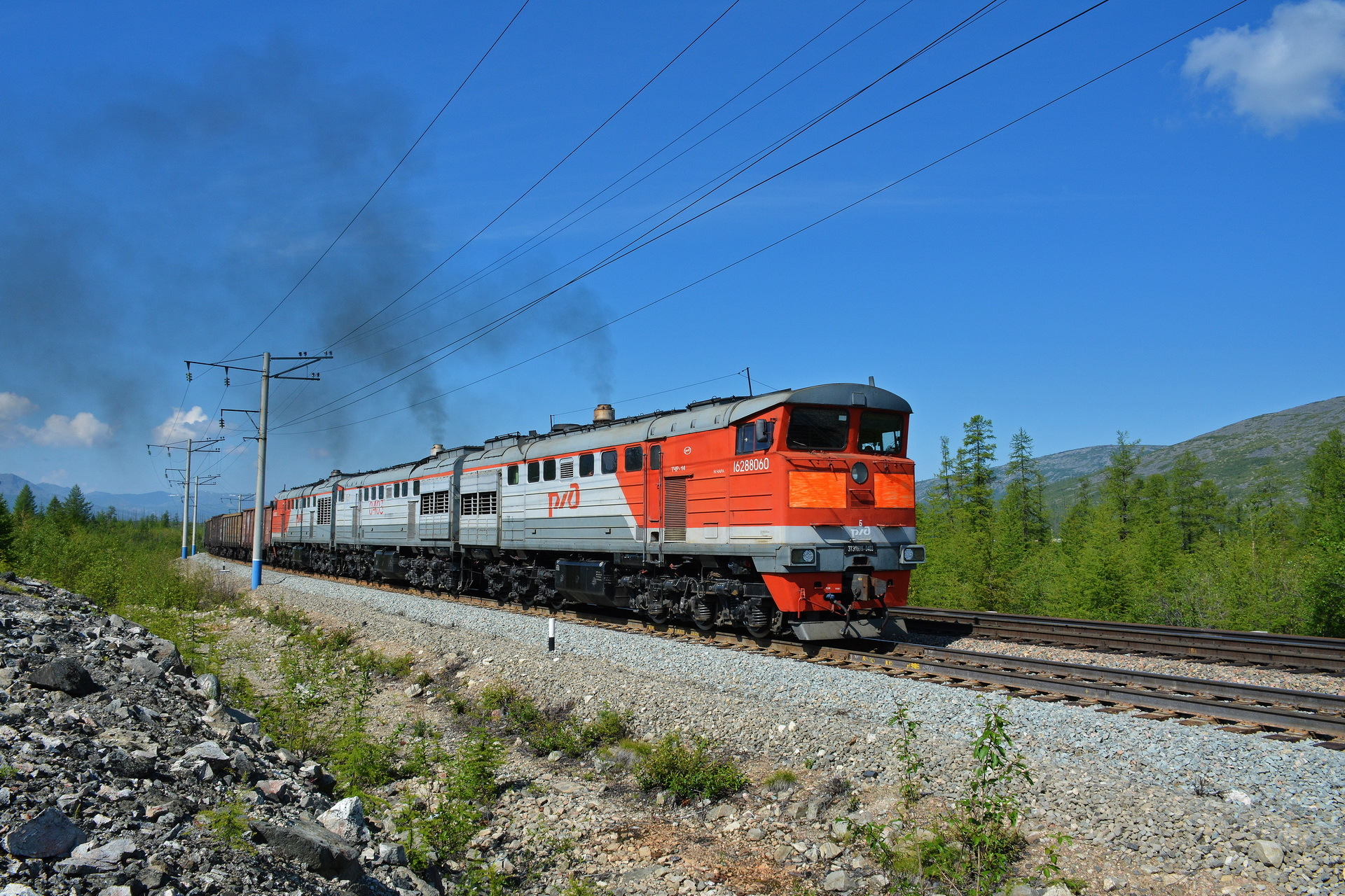 Luhanskteplovoz 3TE10U – photo 17