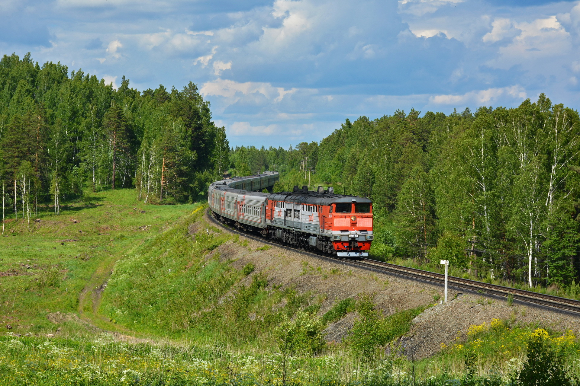 Luhanskteplovoz 2TE10UT – photo 12